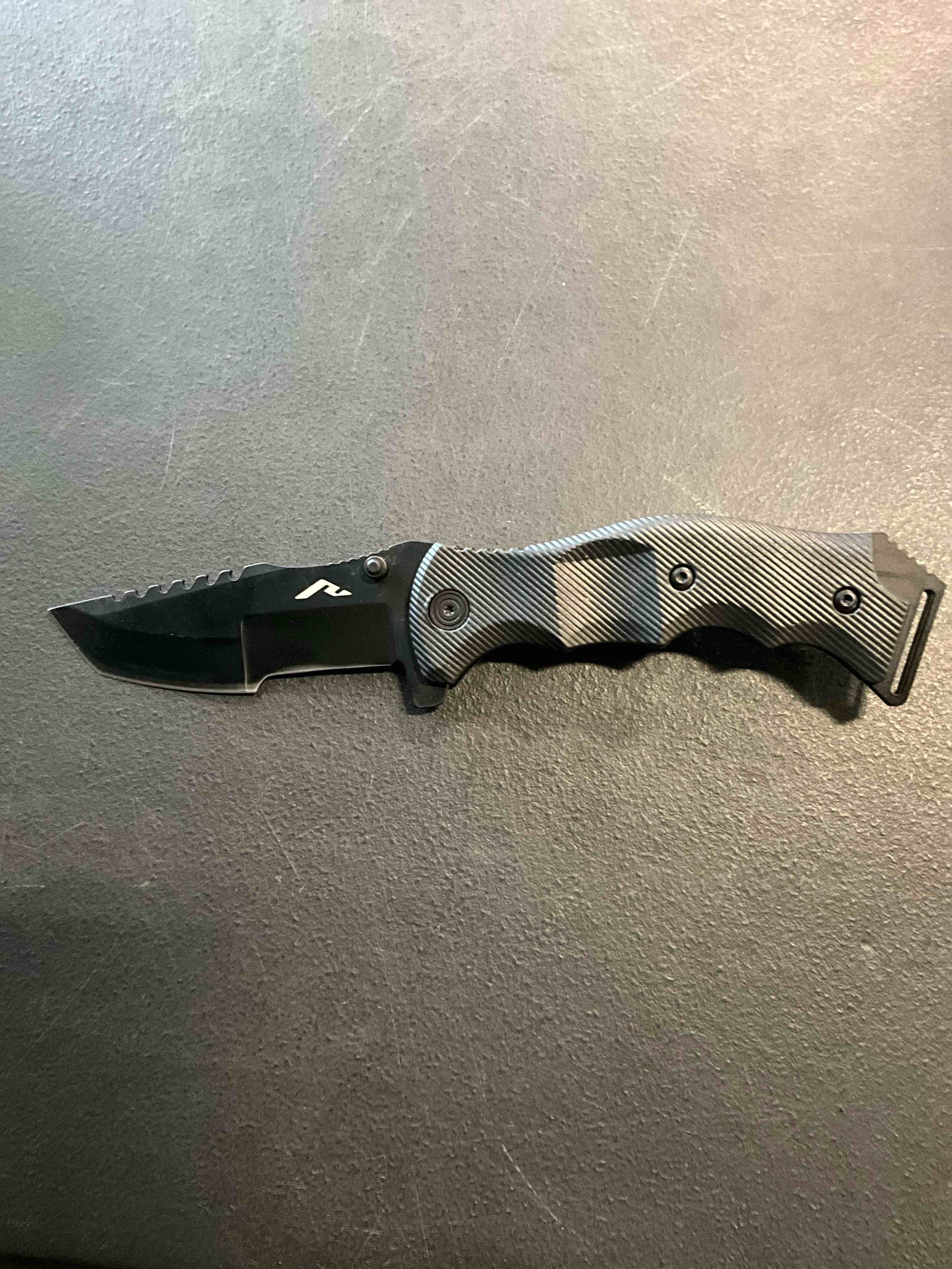 RhinGo Knives