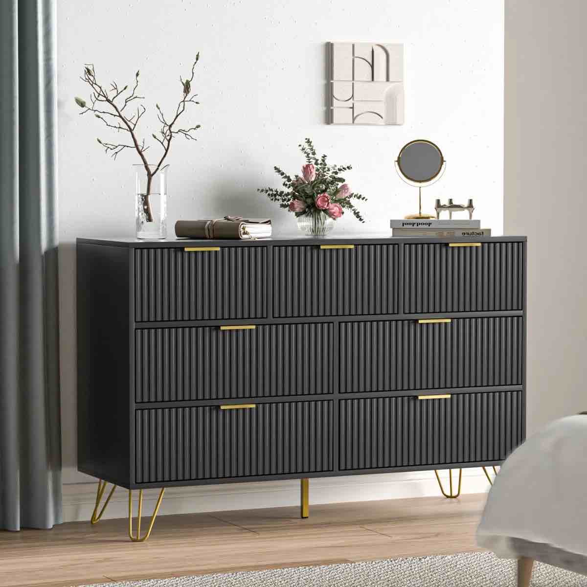 Condition photo showing Good Condition for Vilinda 7 - Drawer Dresser