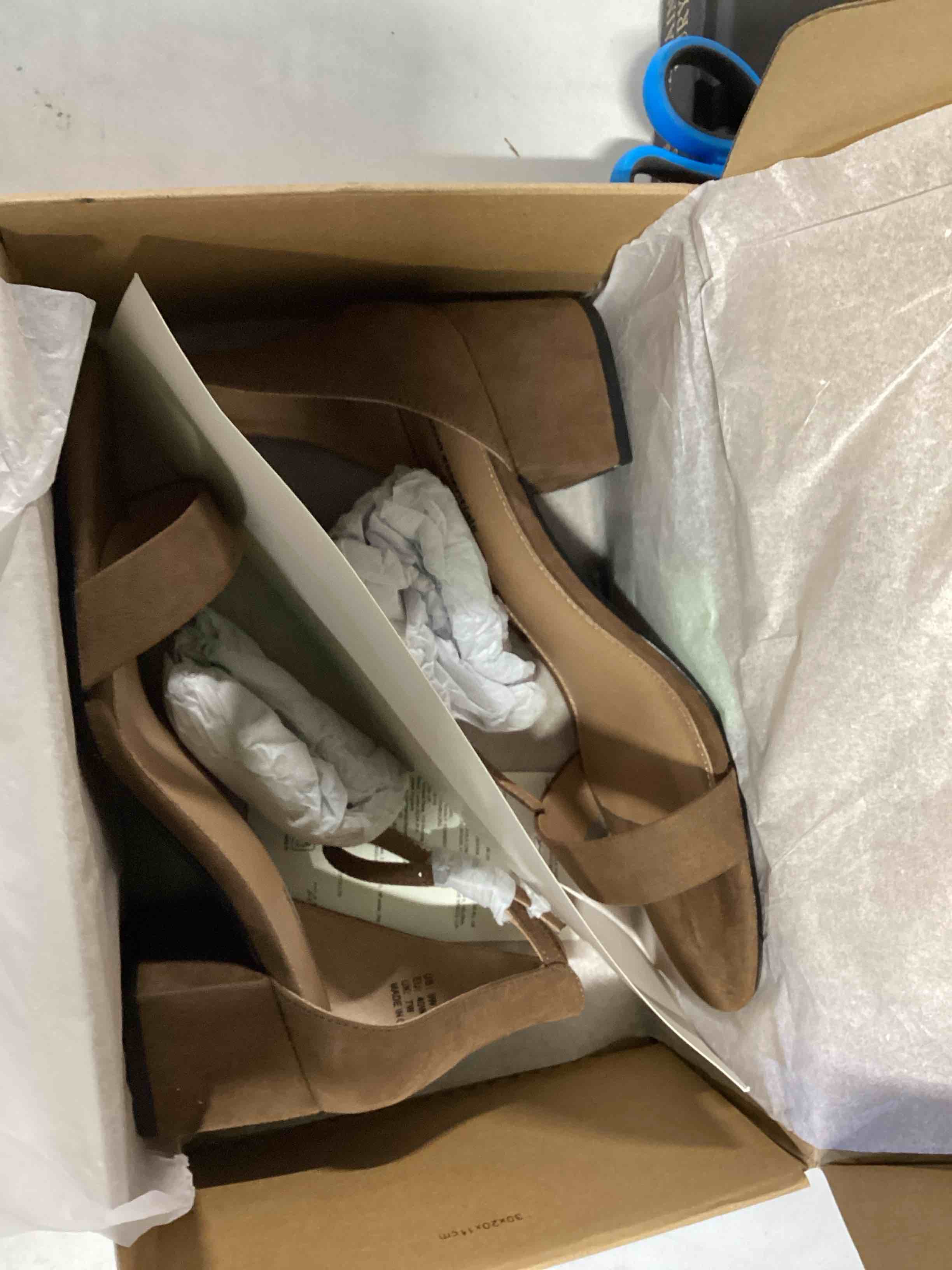 women’s shoes brown heels and straps