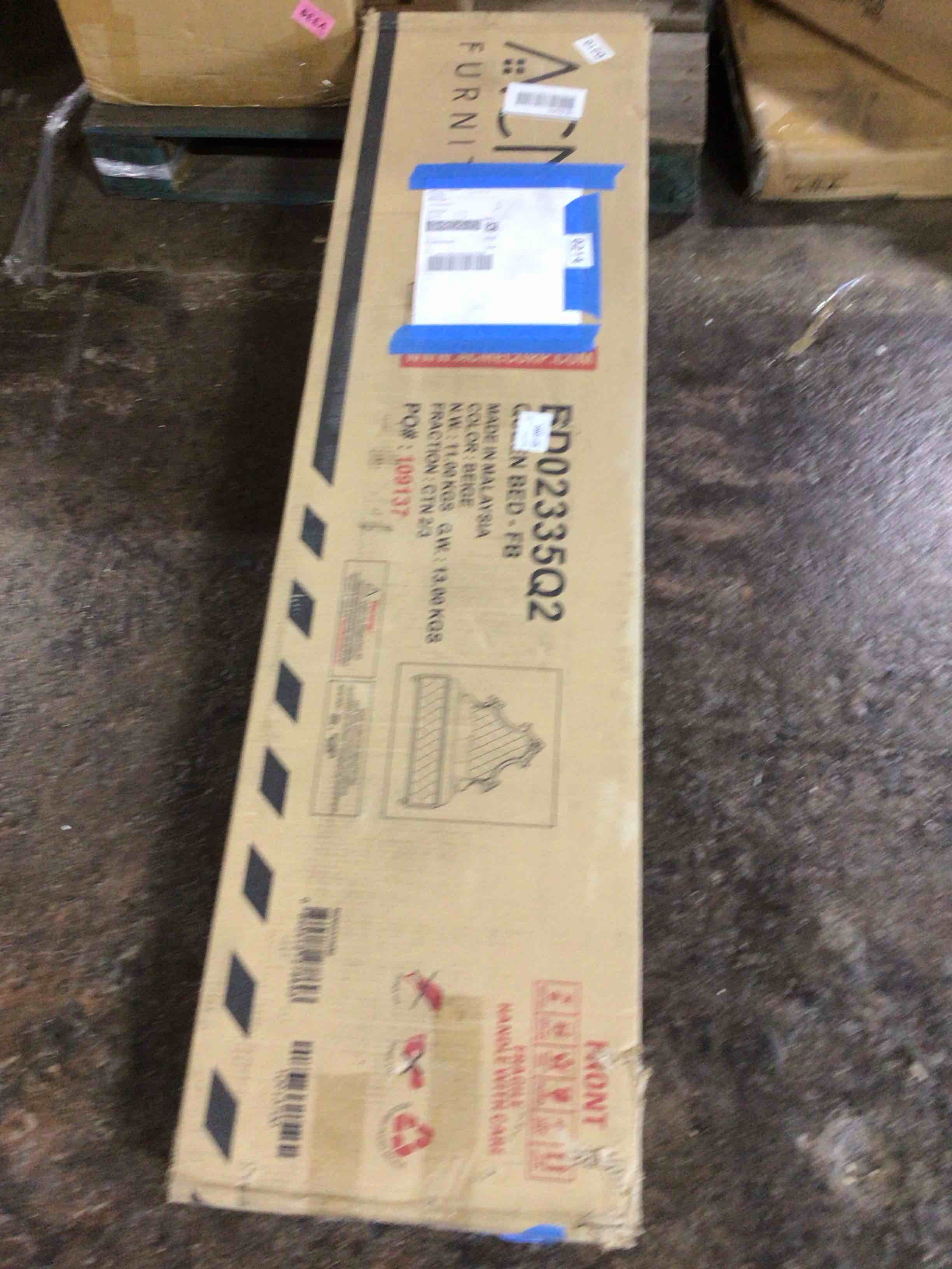 Condition photo showing Good Condition for Izaeh Upholstered Footboard