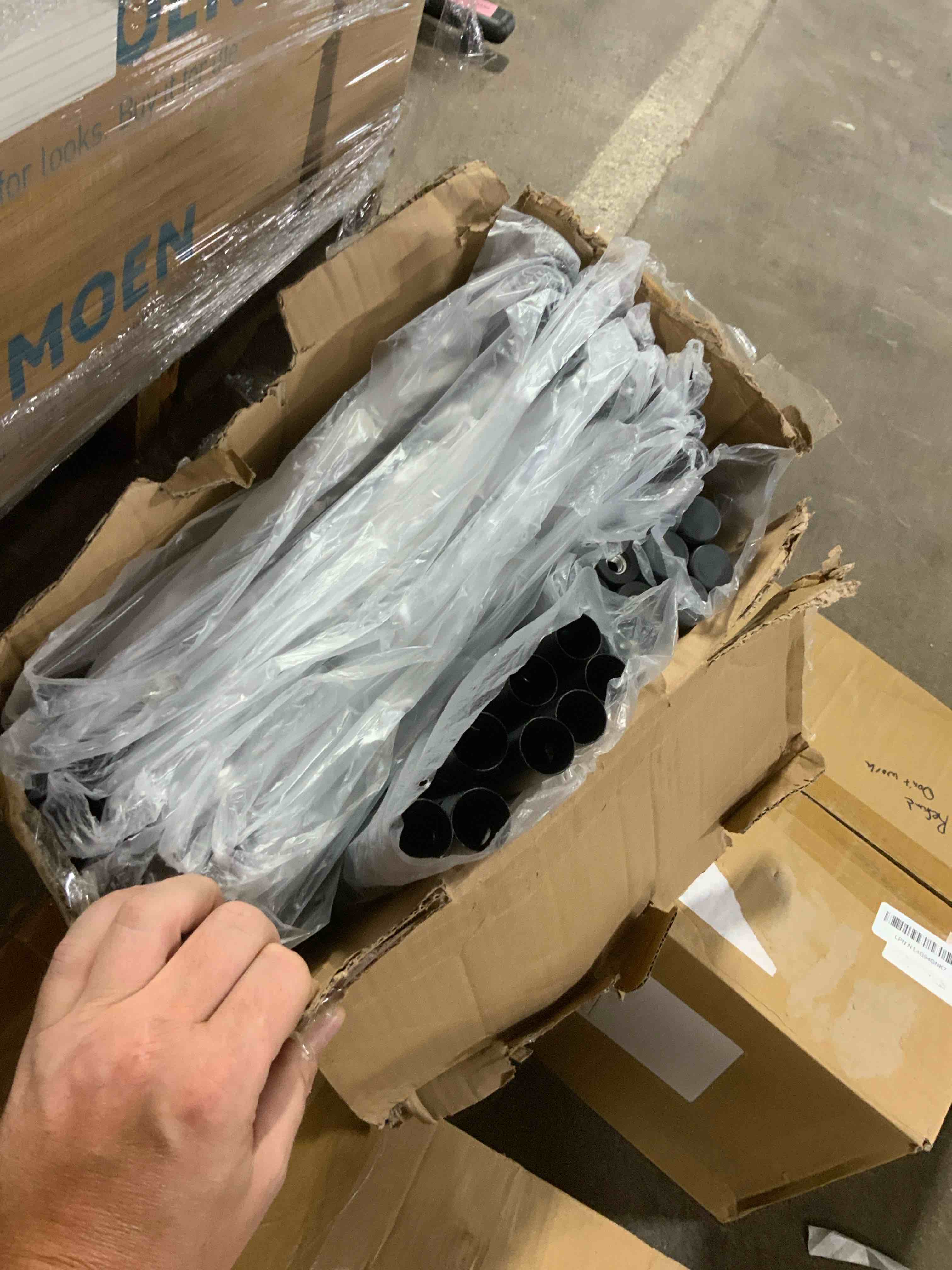 https://s3.amazonaws.com/lotting-images-prod/RustDustWanderlust/BRN2063144_1752678957764.jpeg