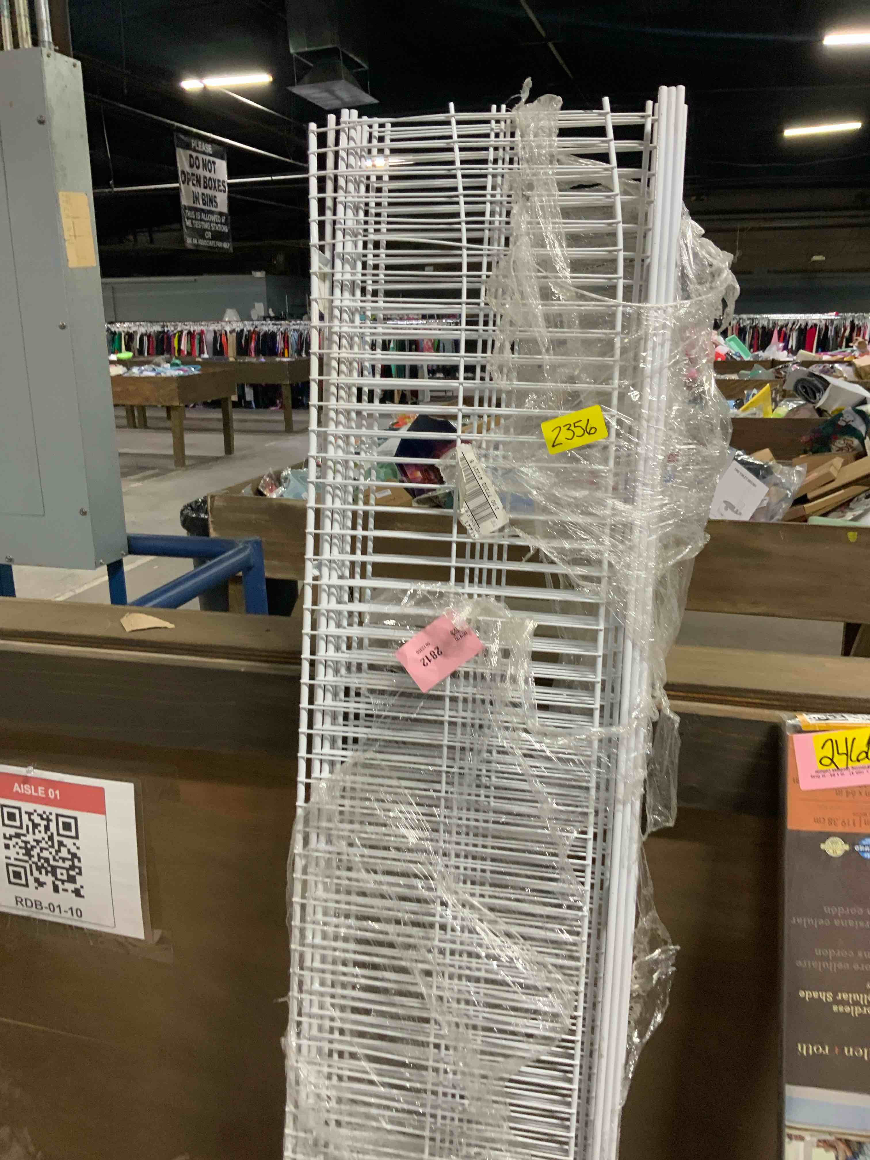 Rubbermaid 6’x12” 8 pack wire shelves