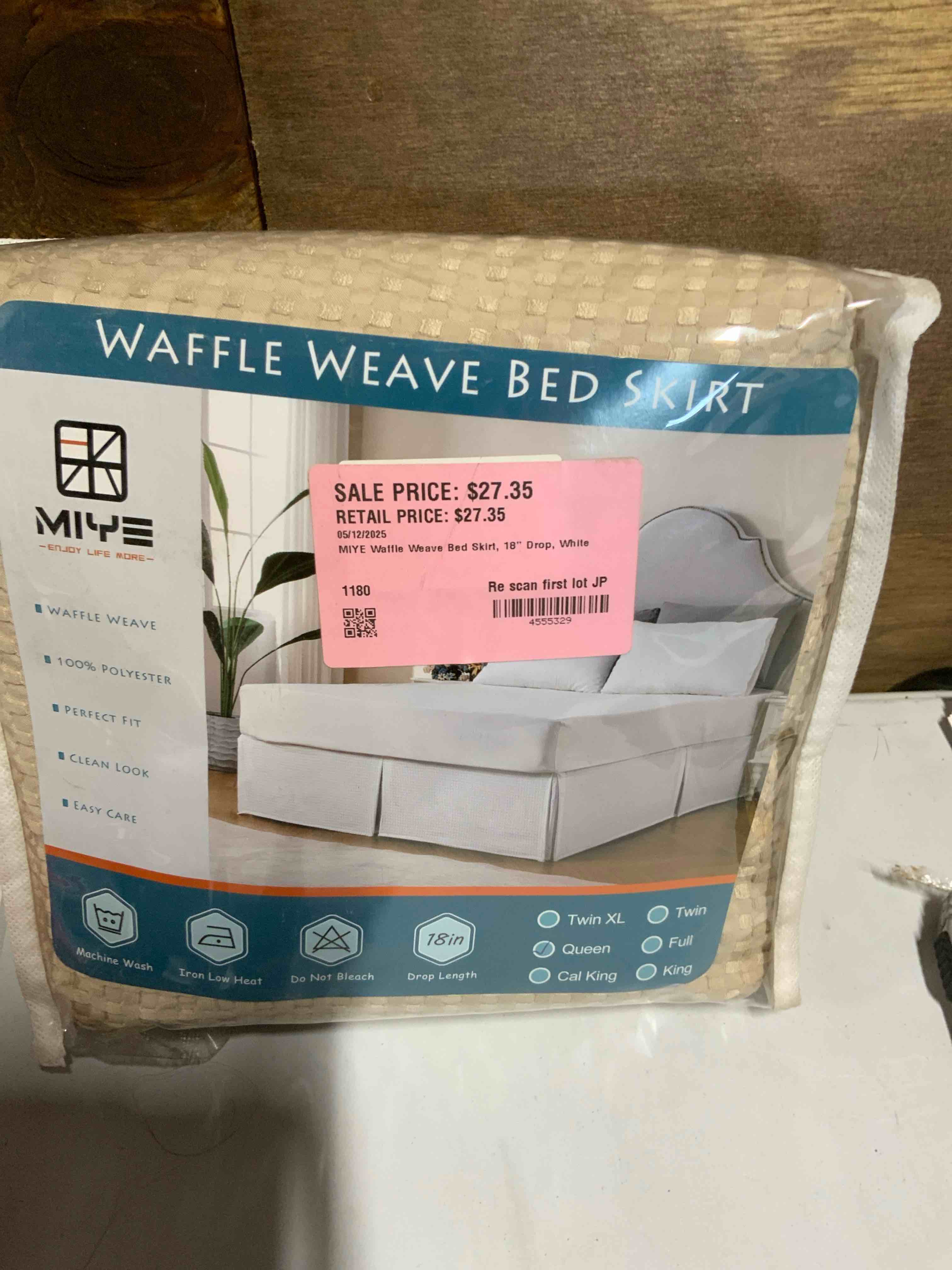 Brown bed skirt18 “ drop dep(queen)