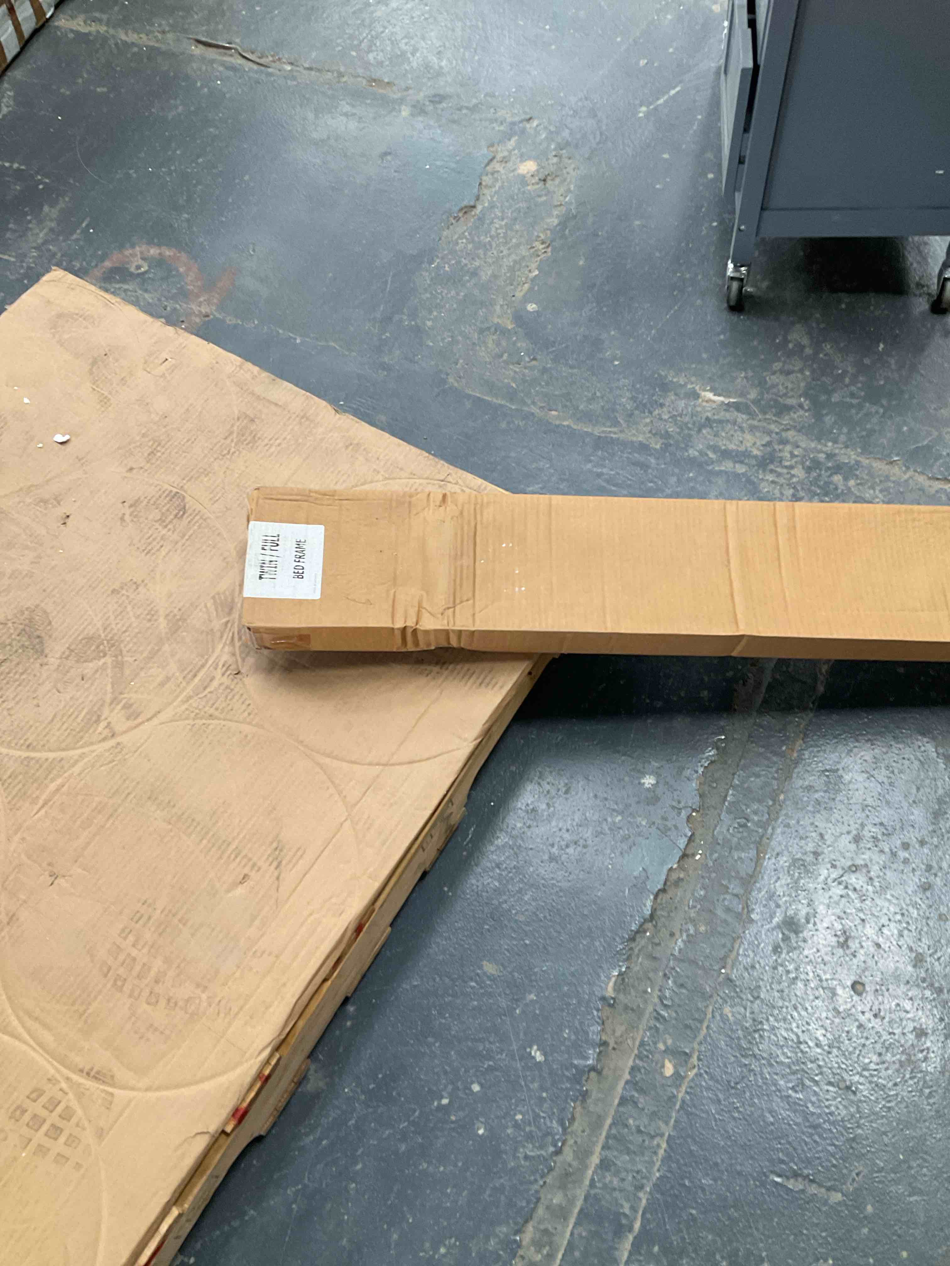 Condition photo showing Good Condition for Twin/full bed frame