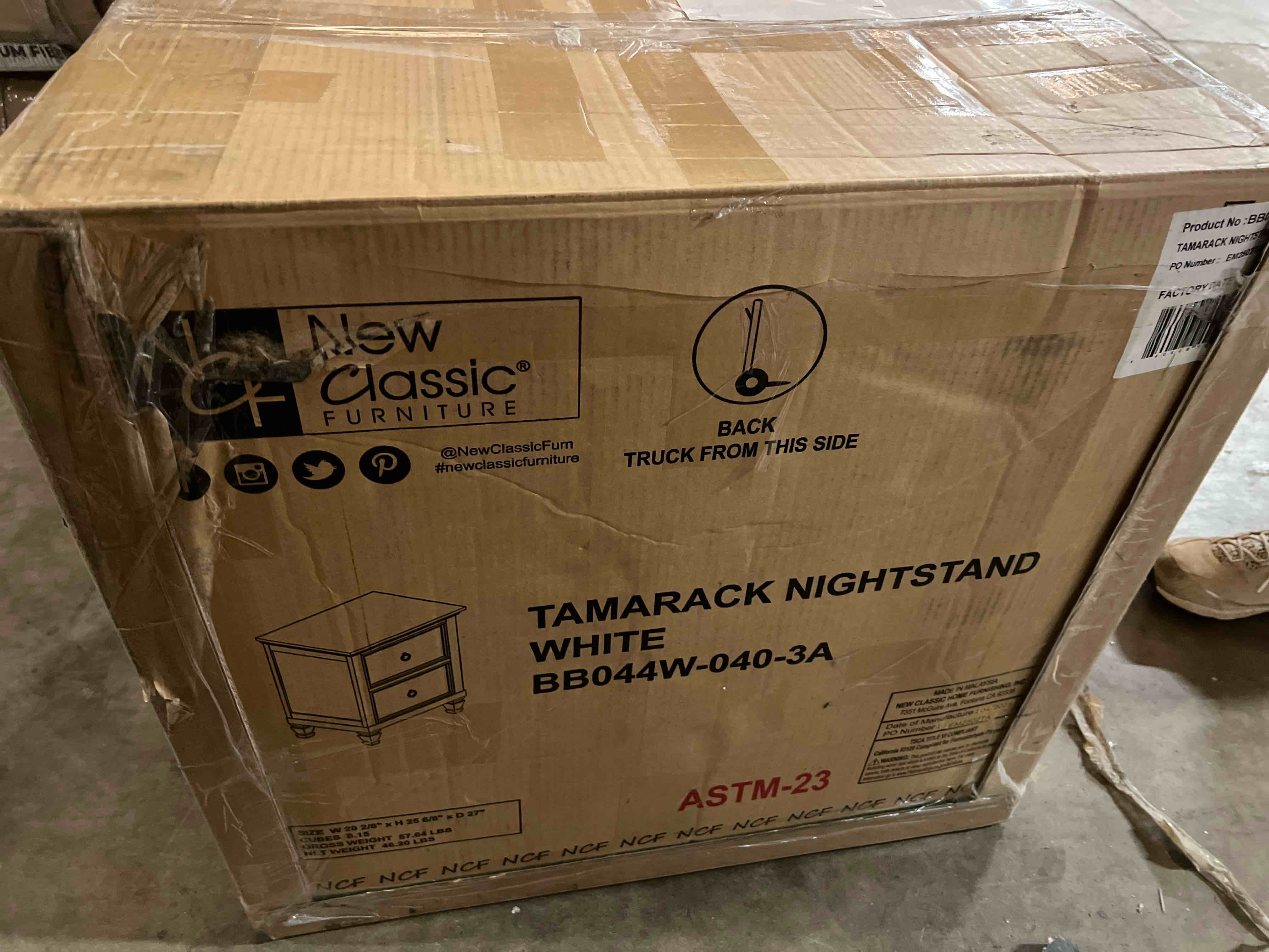 Condition photo showing Good Condition for New Classic Furniture Tamarack 2-drawer Nightstand, White