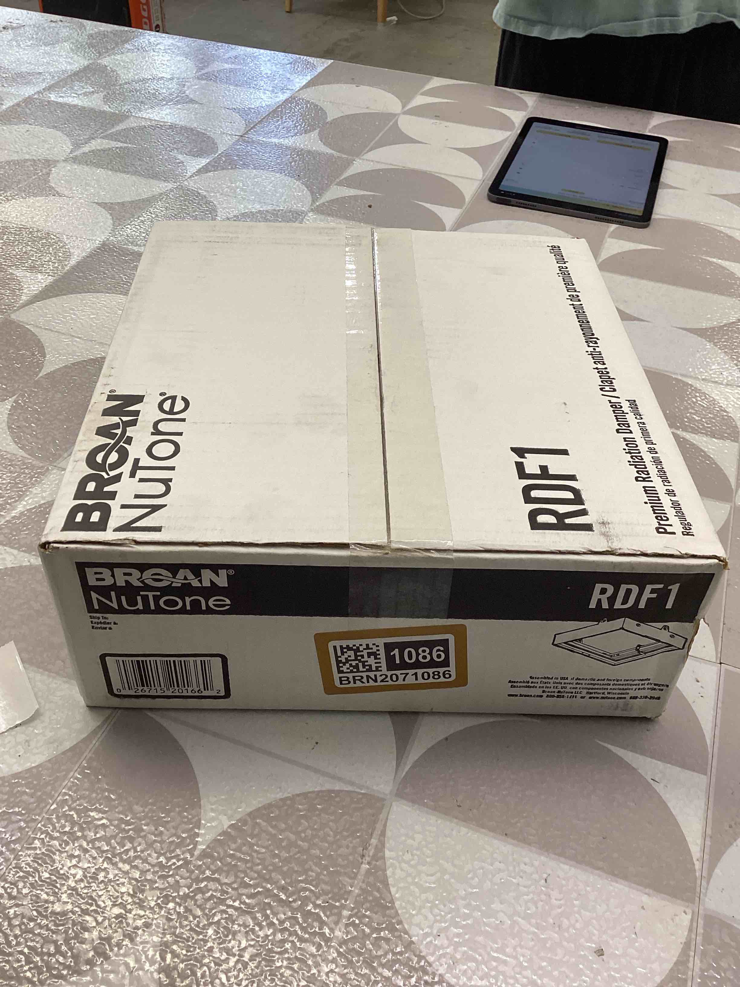 https://s3.amazonaws.com/lotting-images-prod/RustDustWanderlust/BRN2071086_1742829831931.jpeg