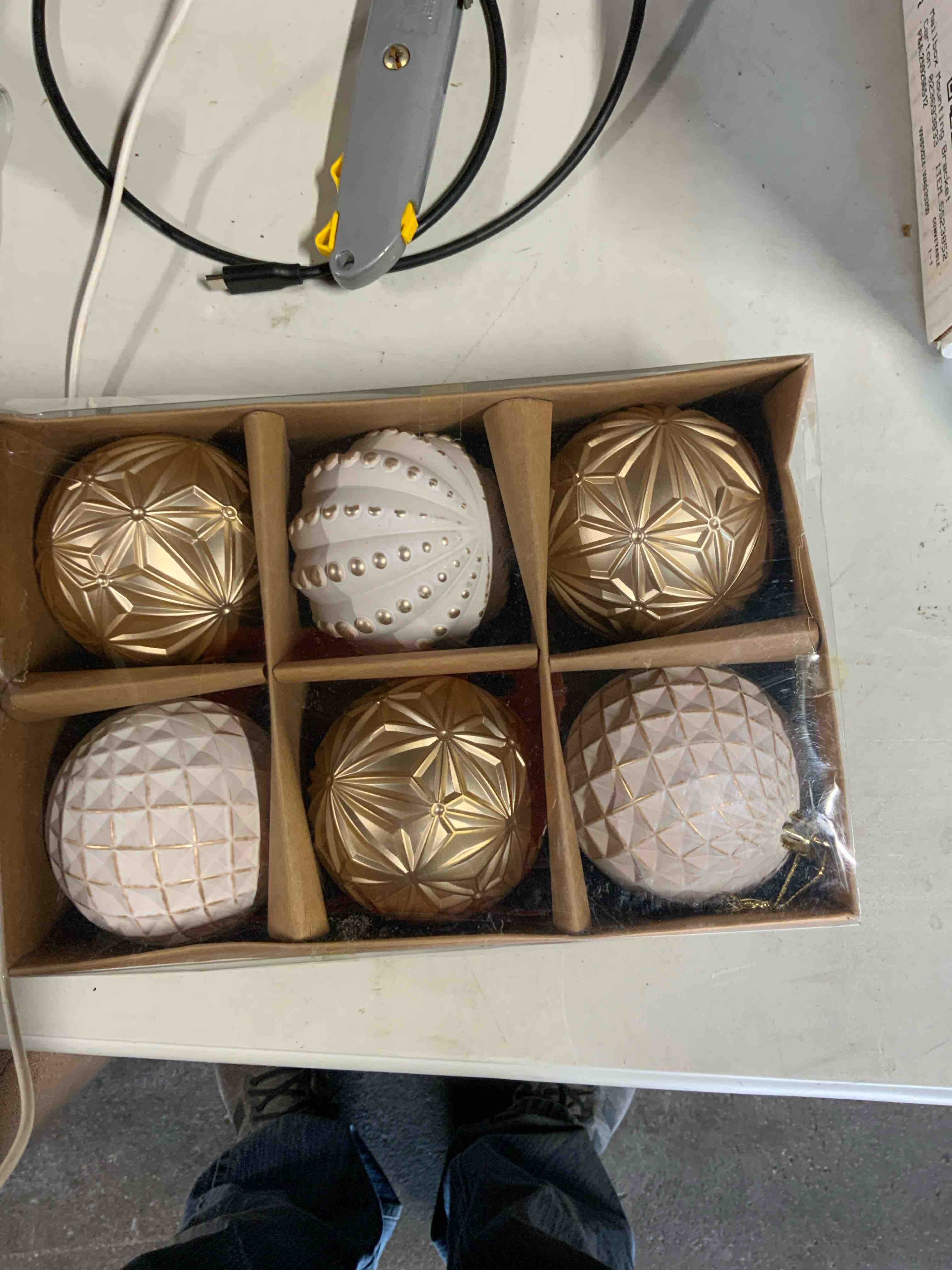 christmas ornaments 6 count