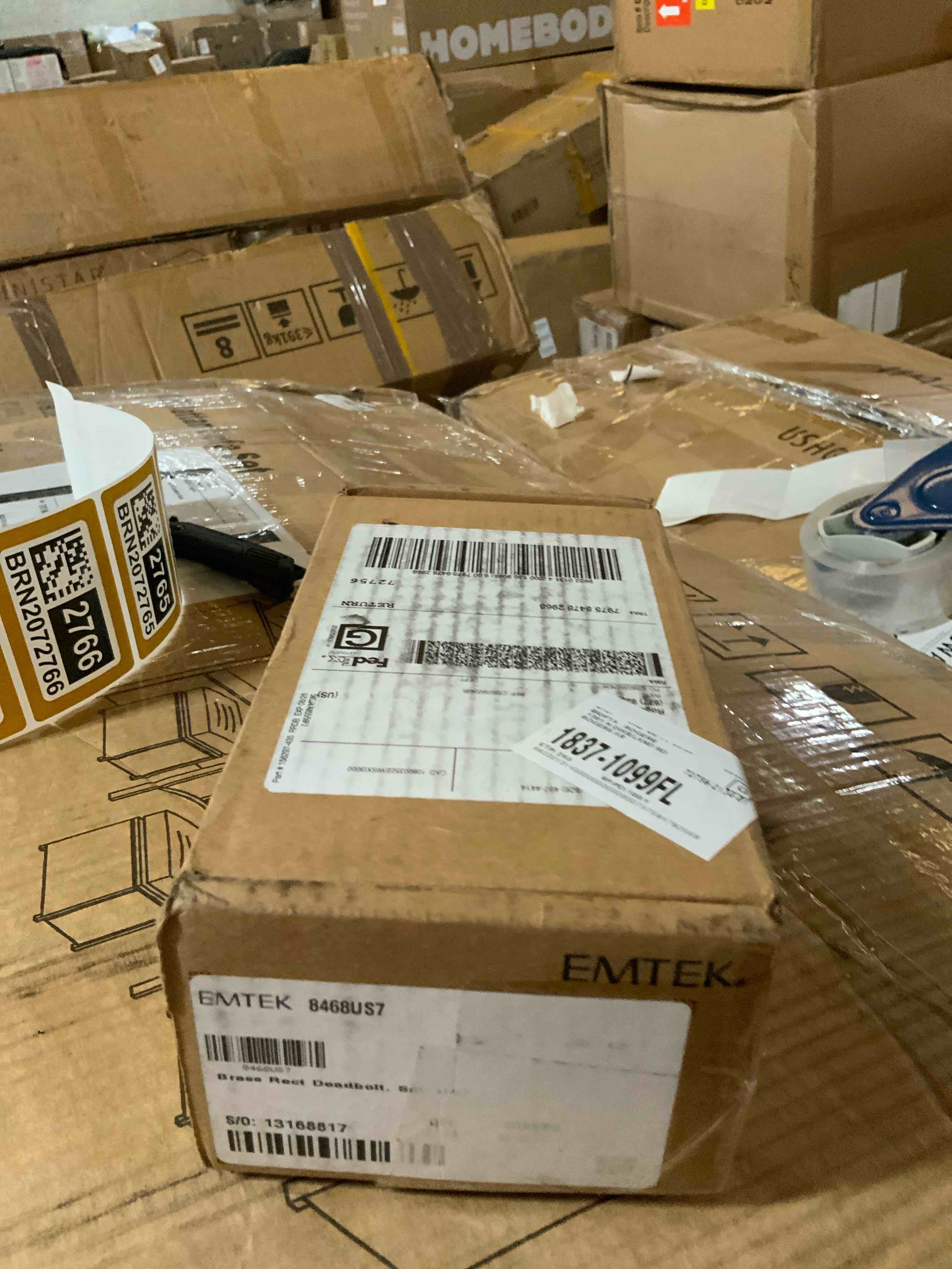 https://s3.amazonaws.com/lotting-images-prod/RustDustWanderlust/BRN2072761_1757952247164.jpeg