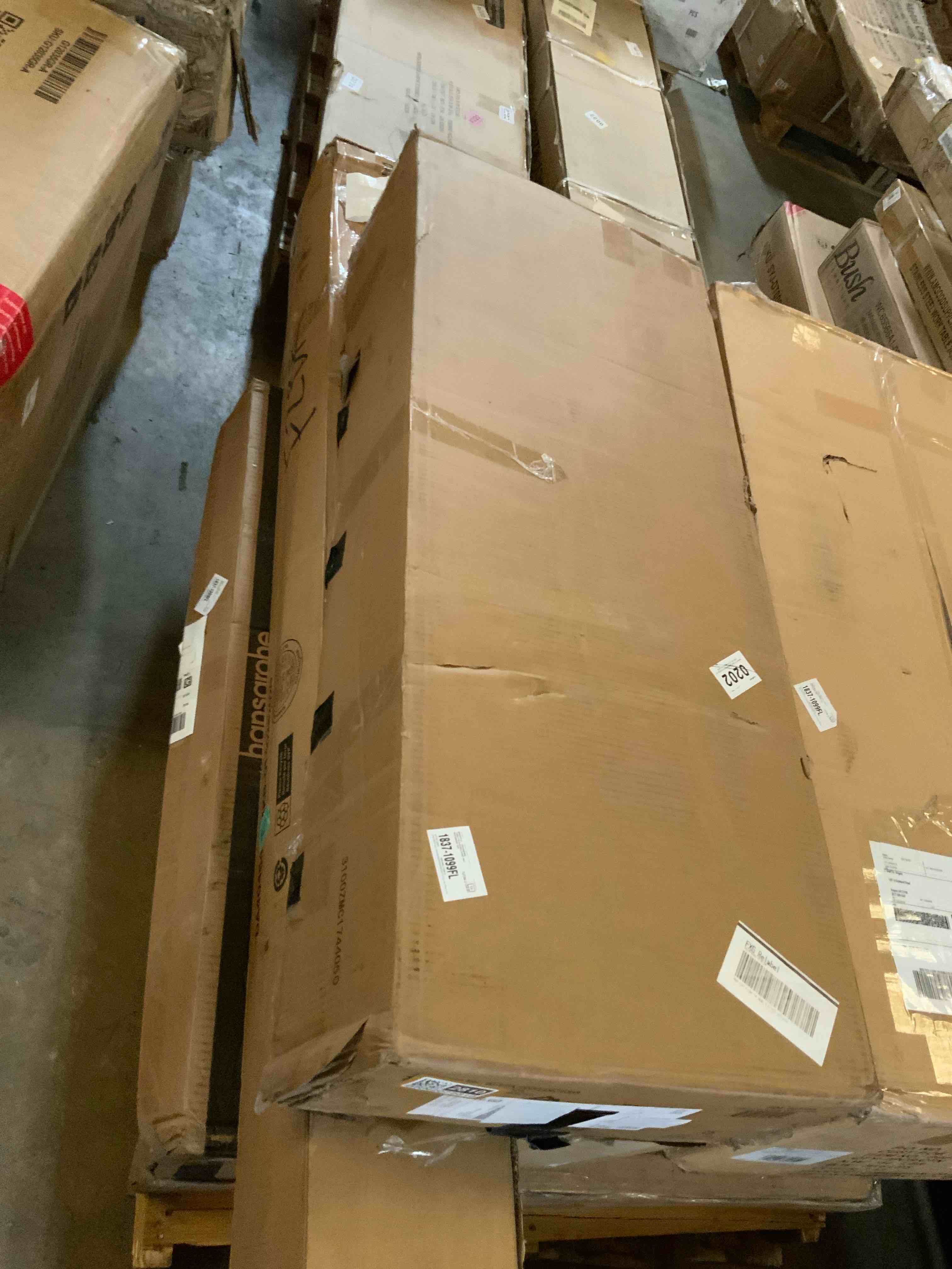 https://s3.amazonaws.com/lotting-images-prod/RustDustWanderlust/BRN2072810_1757960575181.jpeg