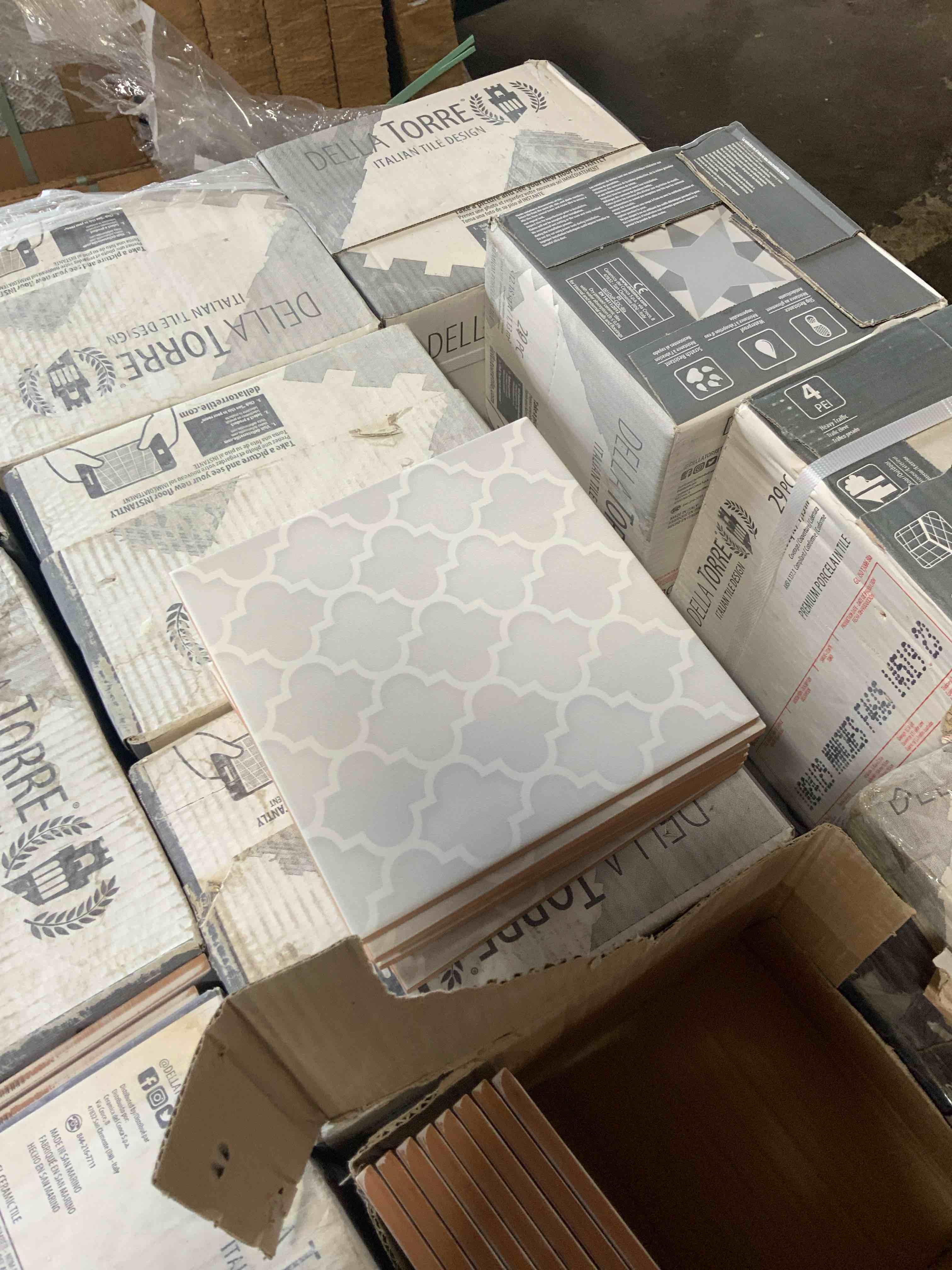 Della Torre 8x8 tile pallet 488 sq ft