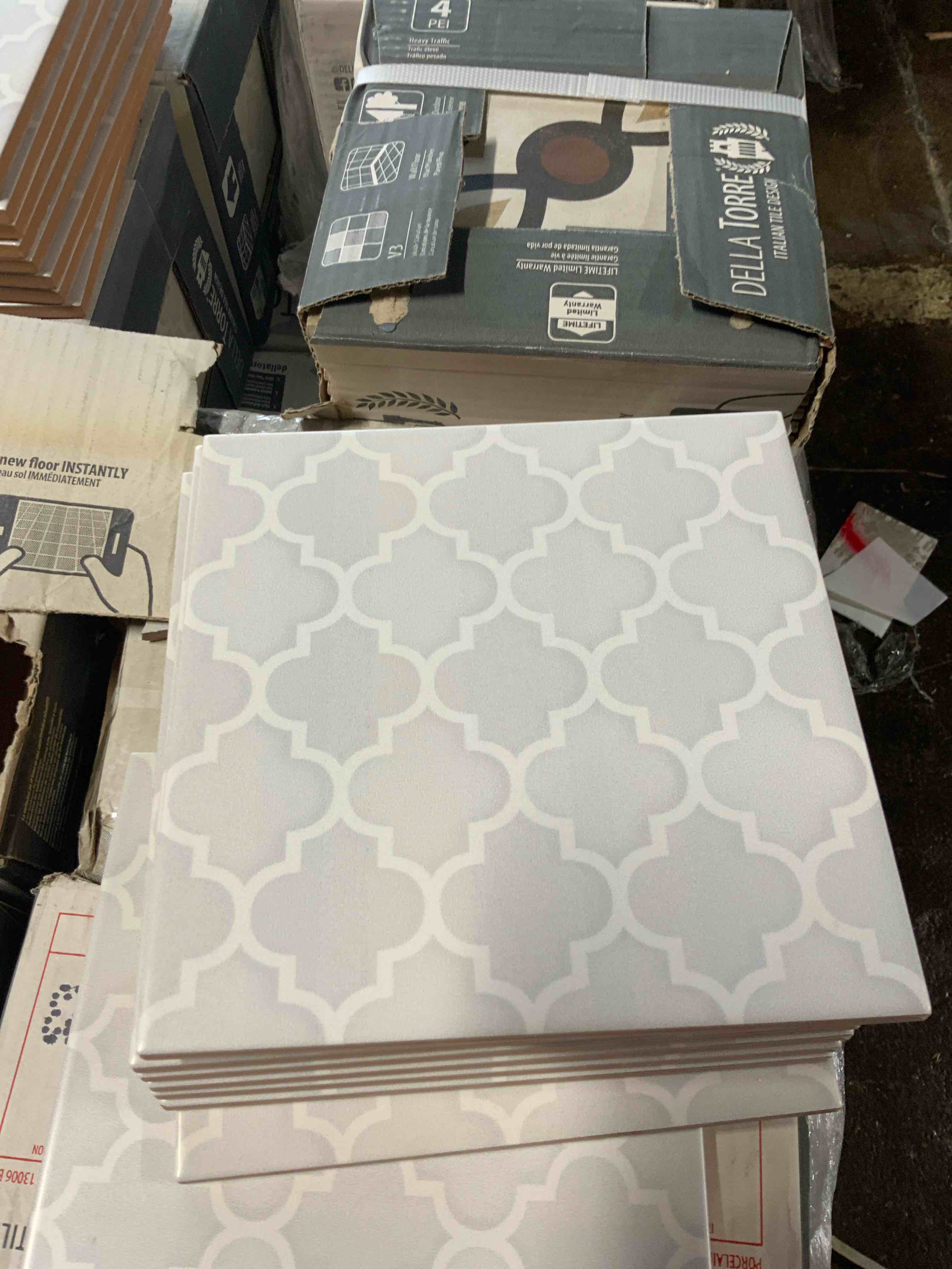 https://s3.amazonaws.com/lotting-images-prod/RustDustWanderlust/BRN2073466_1758735748418.jpeg