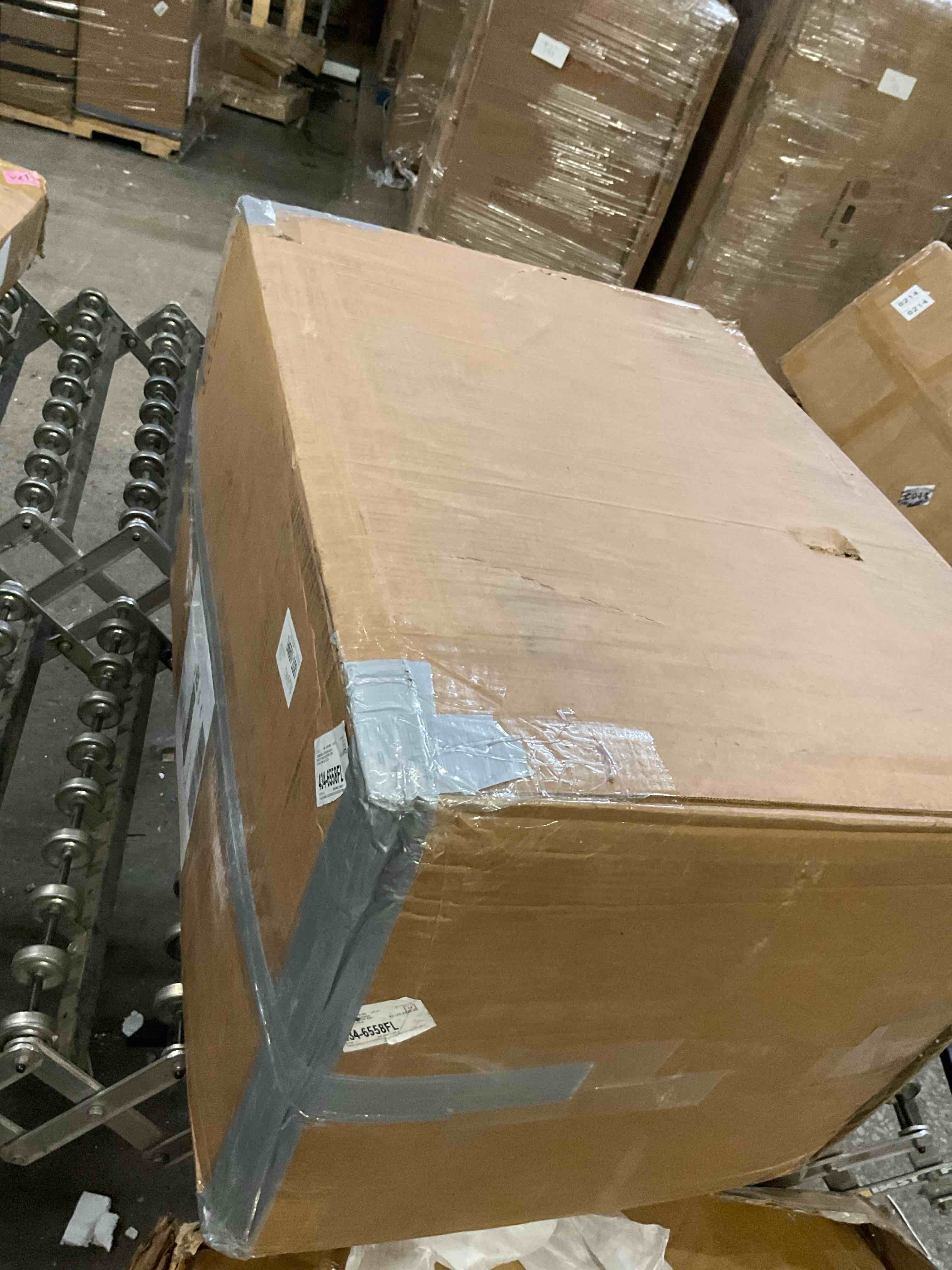 drake® 1.28 gpf (water efficient) elongated two-piece toilet