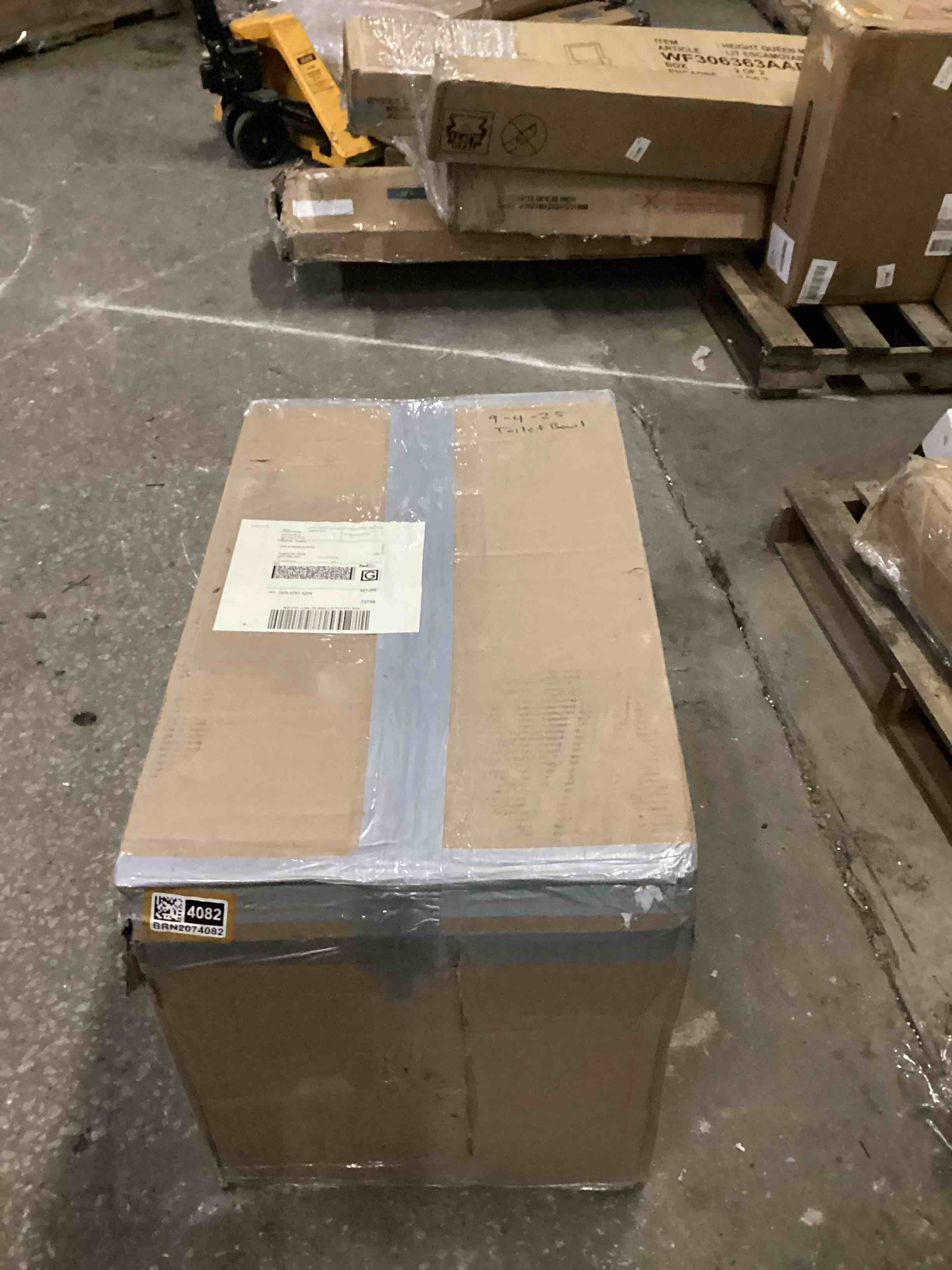 drake® 1.28 gpf (water efficient) elongated two-piece toilet