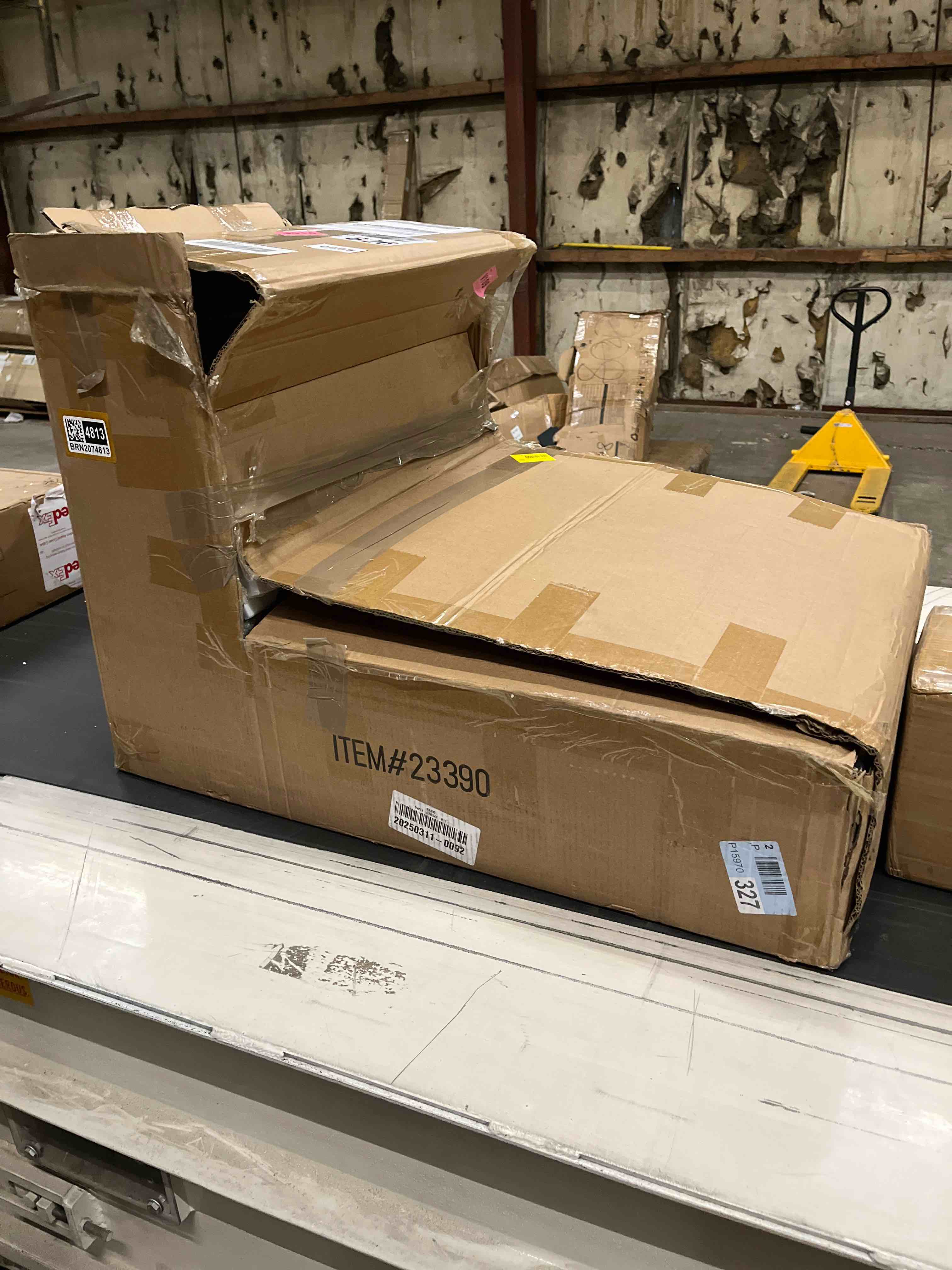 Condition photo showing Good Condition for Martisha Linen 26" Counter Stool