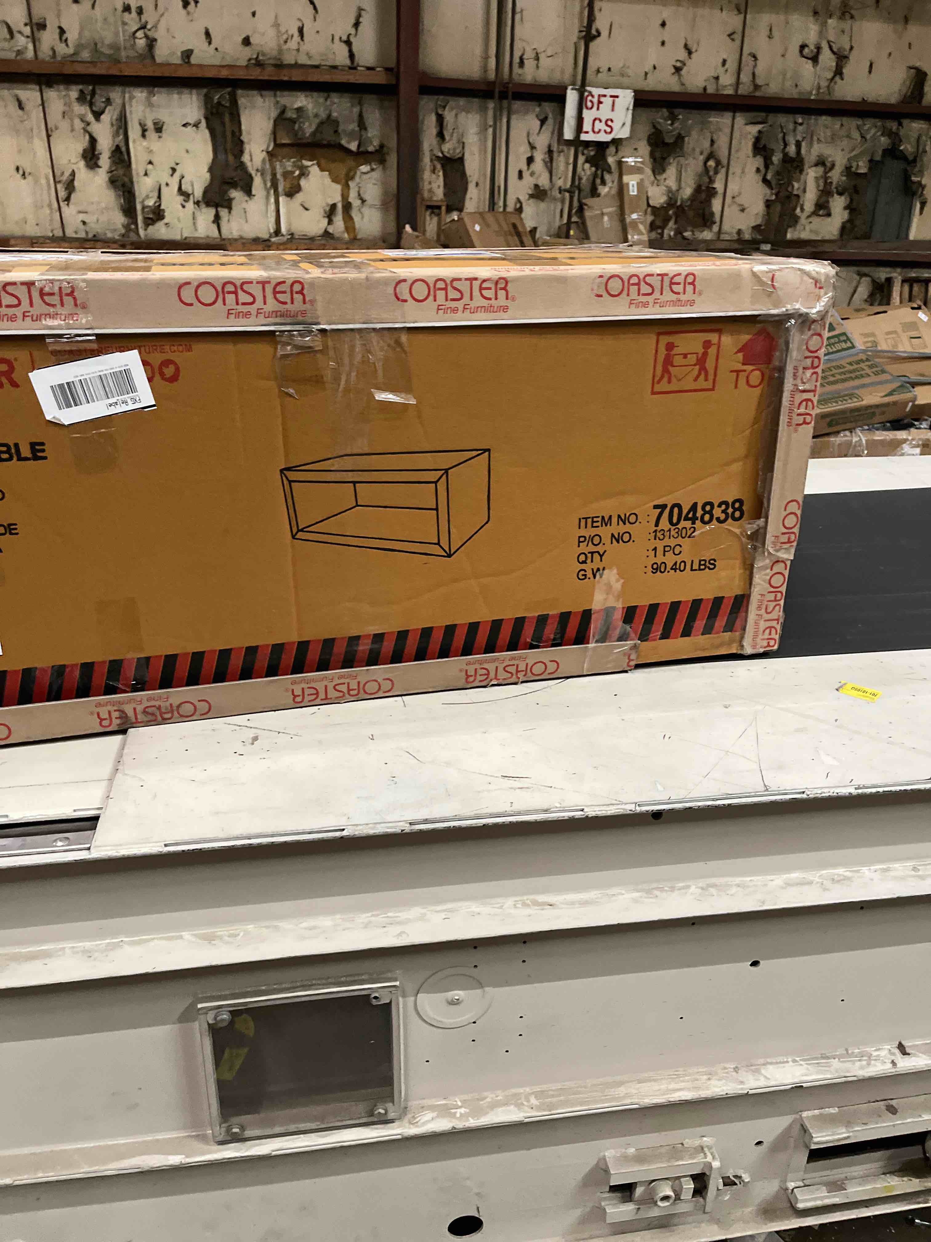 Condition photo showing Good Condition for Ulises Coffee Table