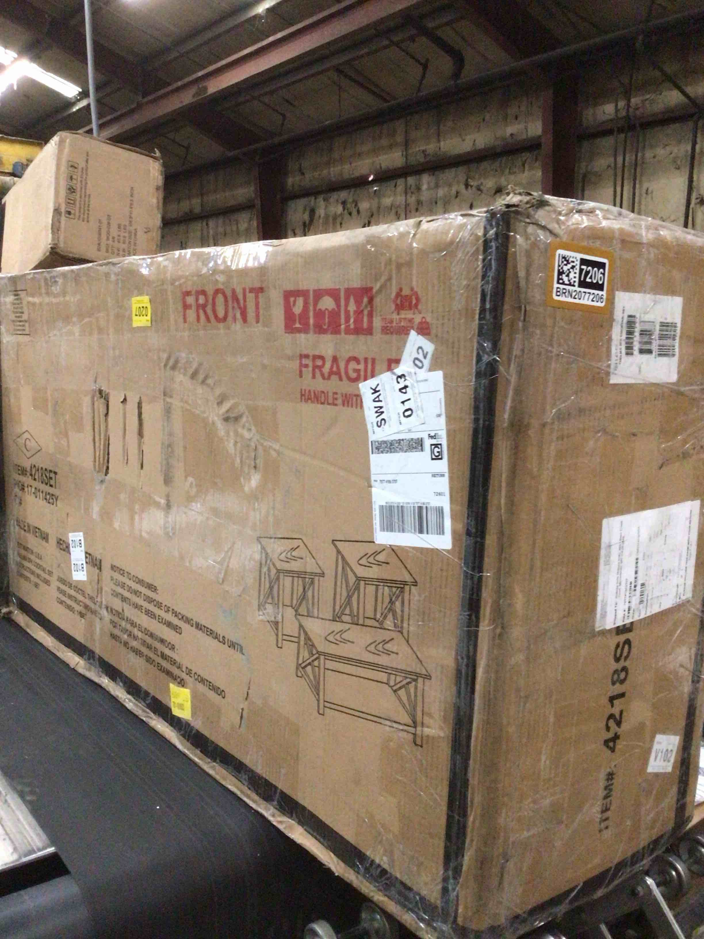 Condition photo showing Good Condition for 3-Piece Set Table Top Cocktail Rectangular Coffee Table And Two Matching Square End Tables Living Room Wooden Furniture