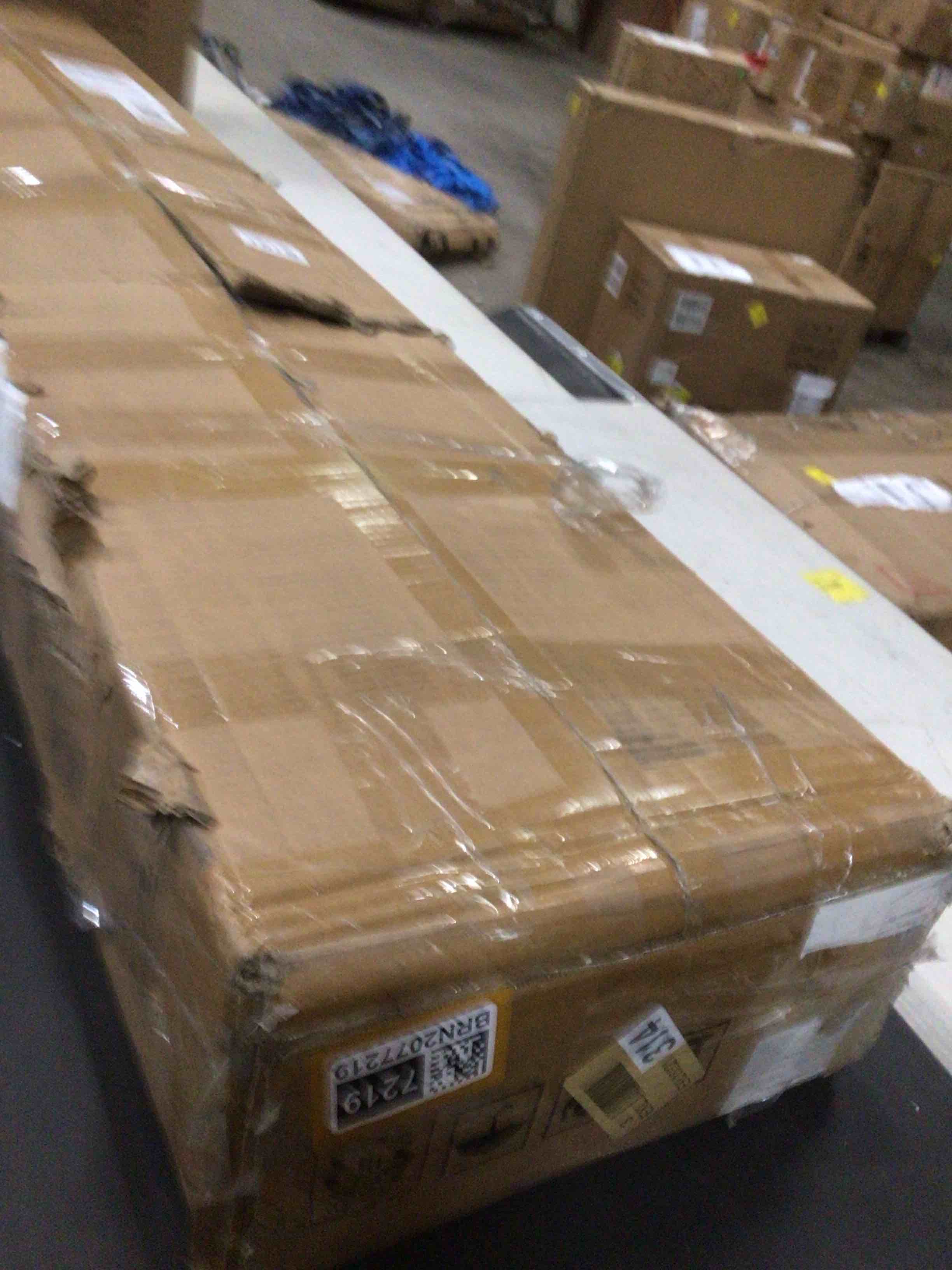 Condition photo showing Good Condition for Chiswick 63" Long Wooden Farmhouse Entryway Console