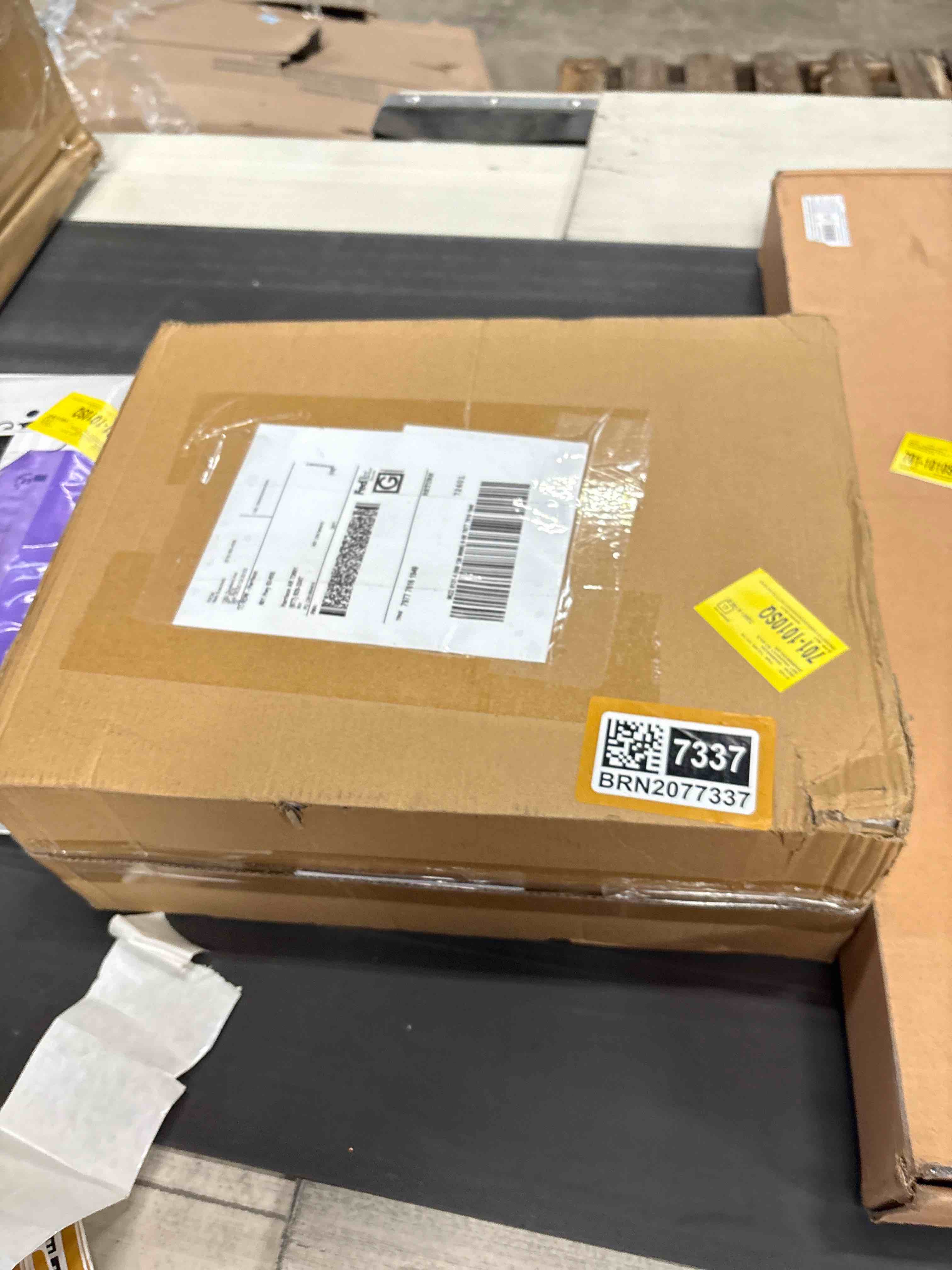 Battery-operated Gold Trees (3ct)