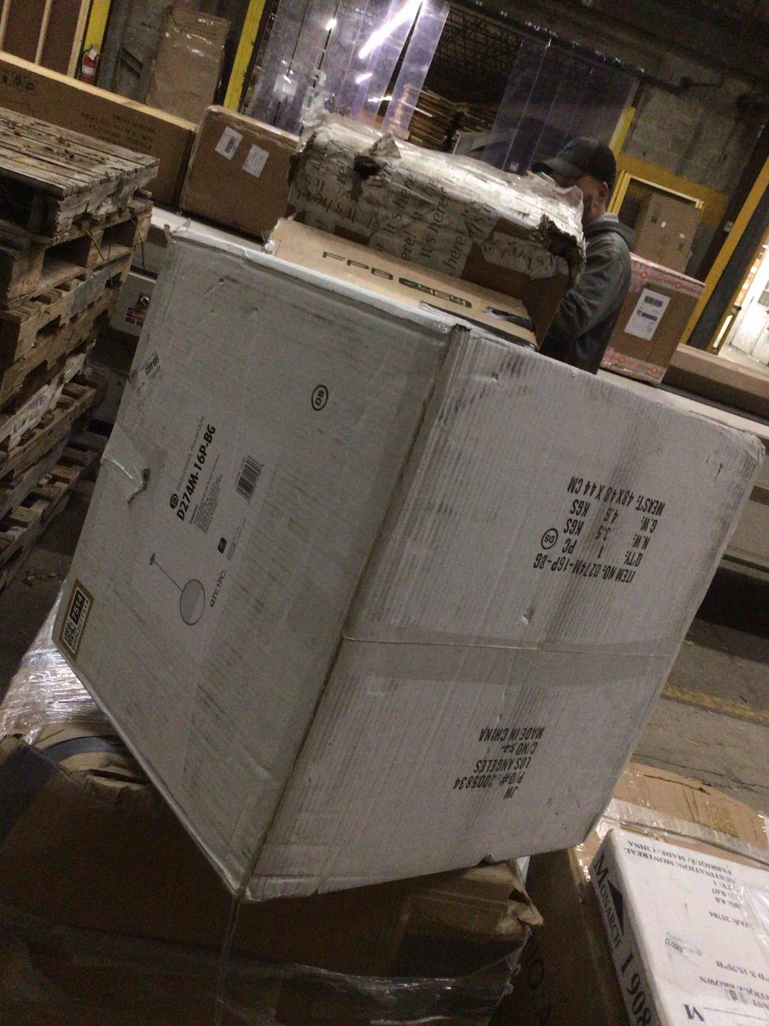 Condition photo showing Good Condition for Bailen 1 - Light Single Dome Pendant