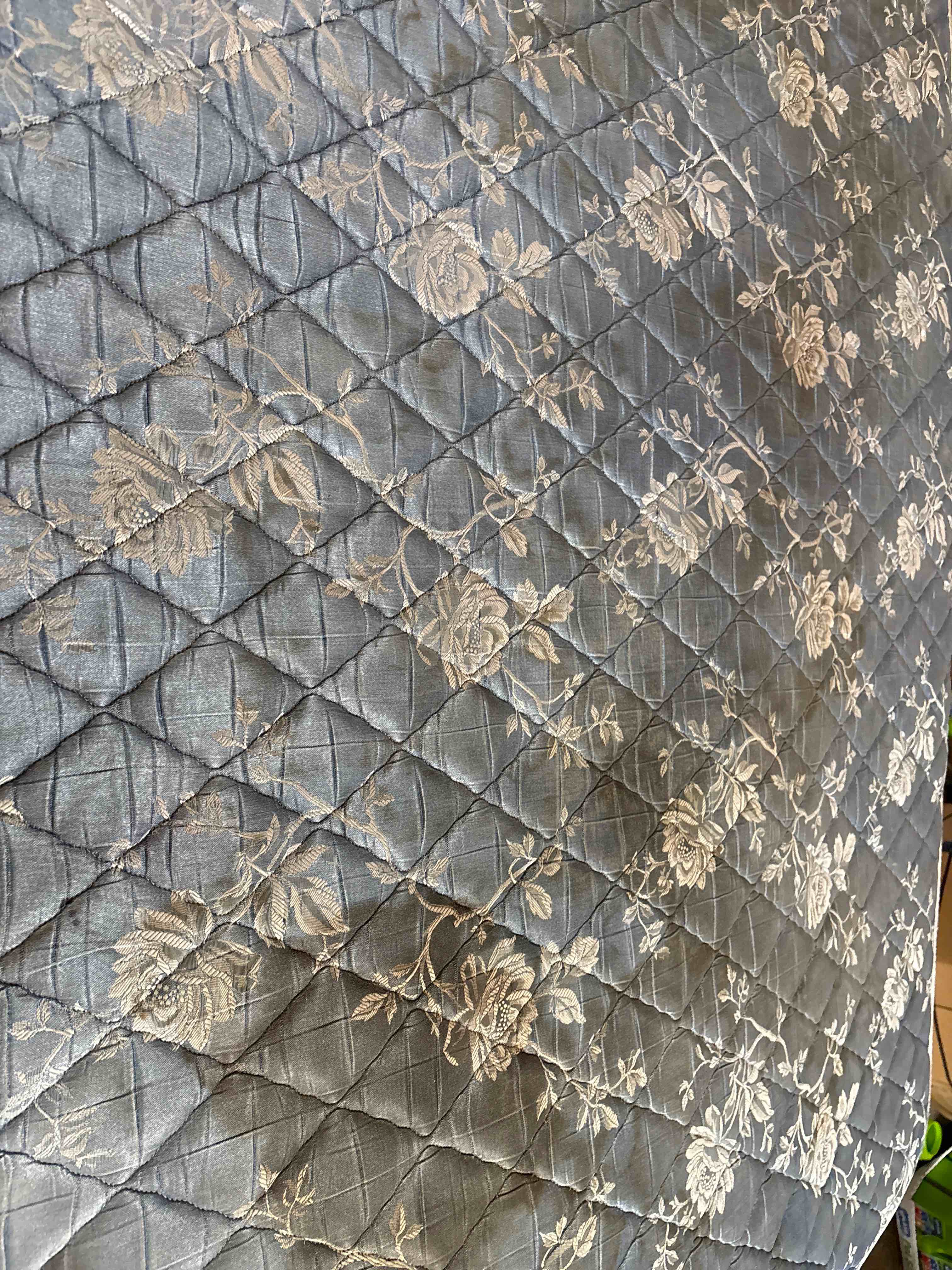 Condition photo showing Good Condition for queen size mattress 