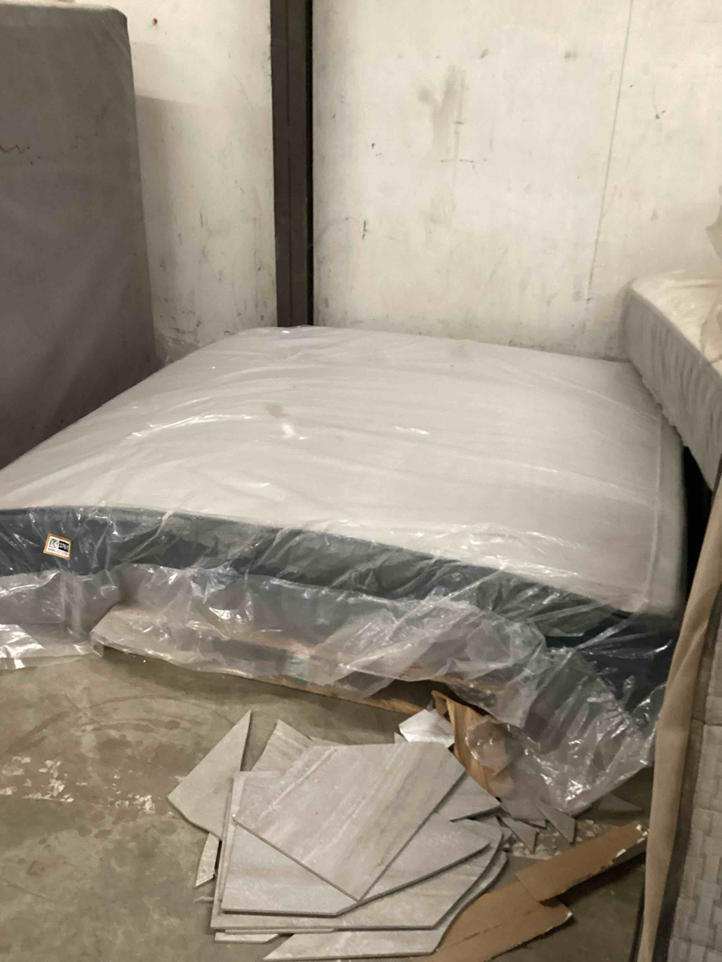 Condition photo showing Good Condition for King Size Mattress