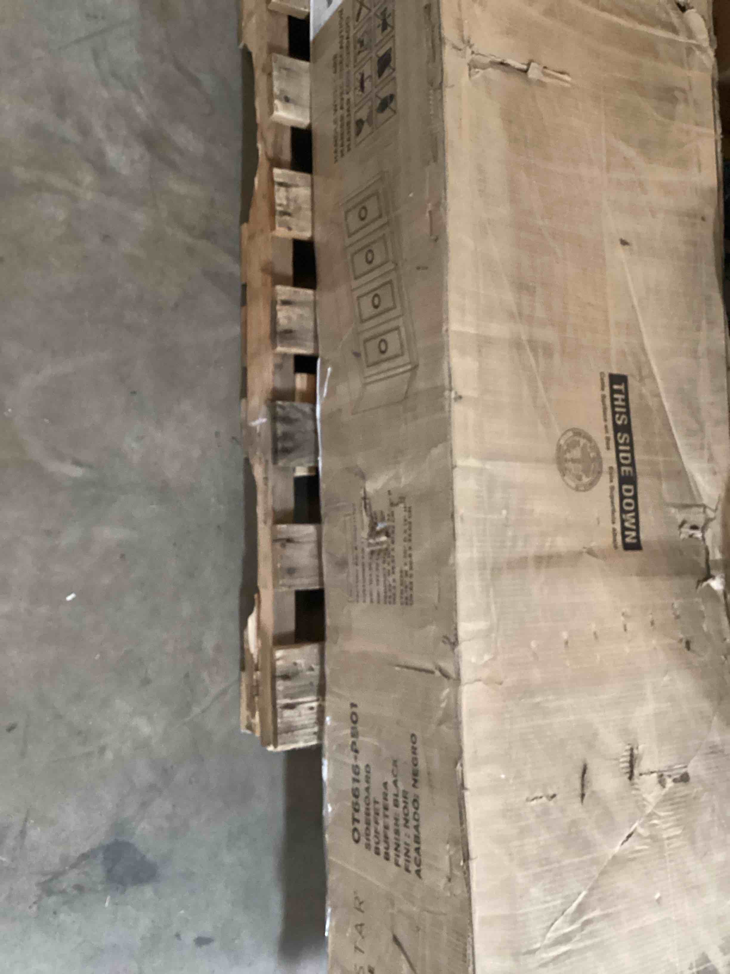 Condition photo showing Good Condition for Sideboard Buffet