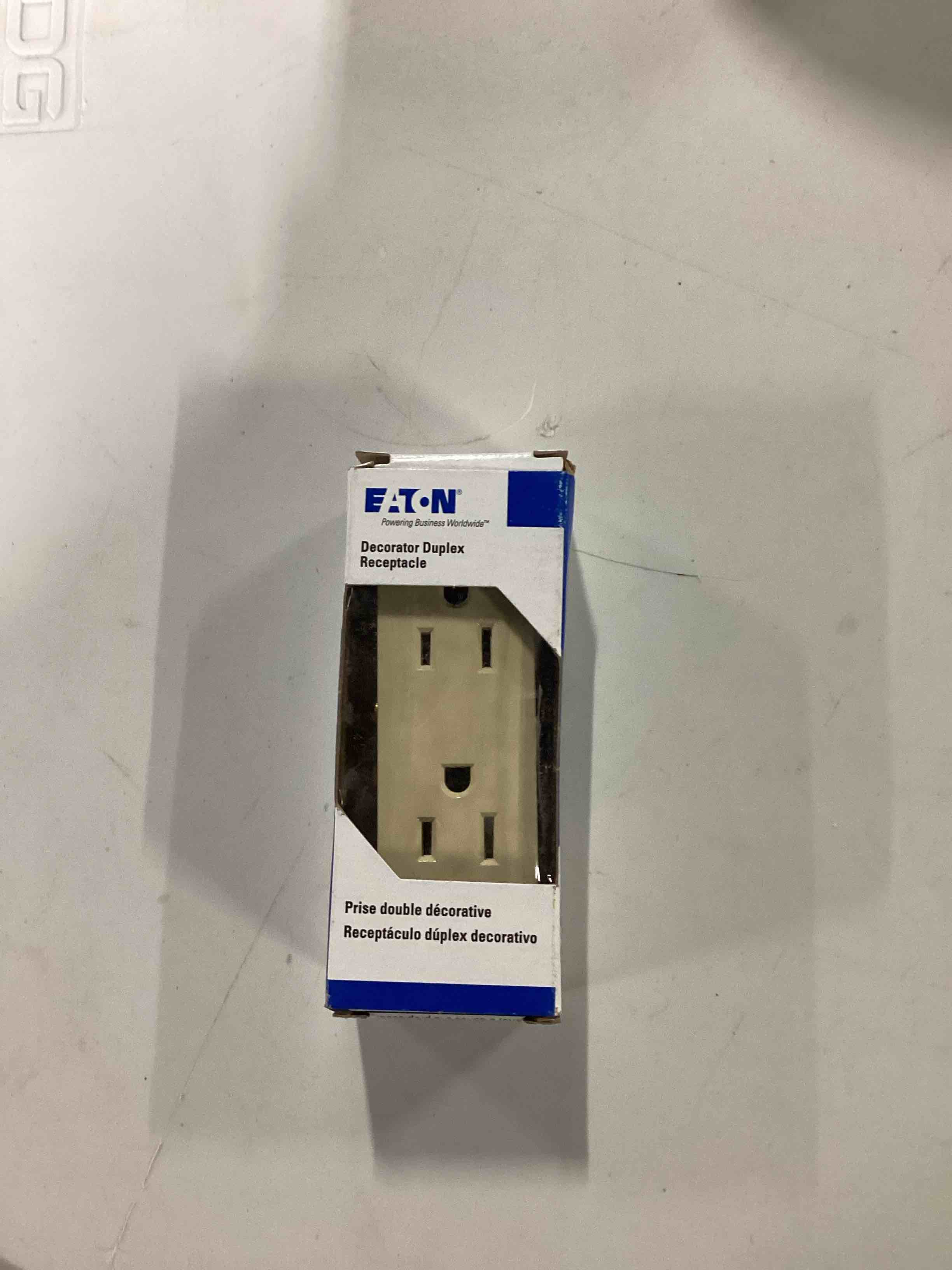 Condition photo showing Good Condition for Decorator Duplex Receptacle 