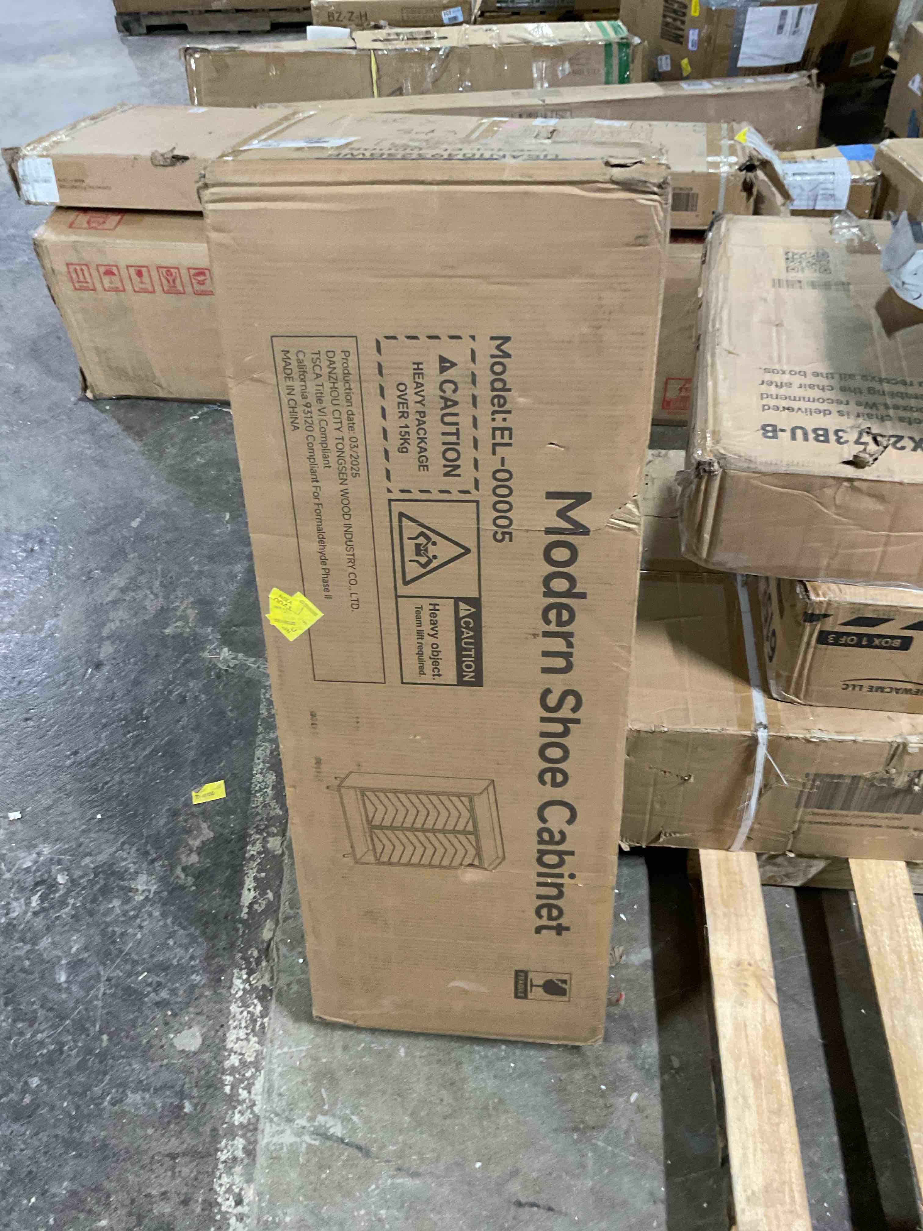 Condition photo showing Good Condition for 24 Pair Shoe Storage Cabinet