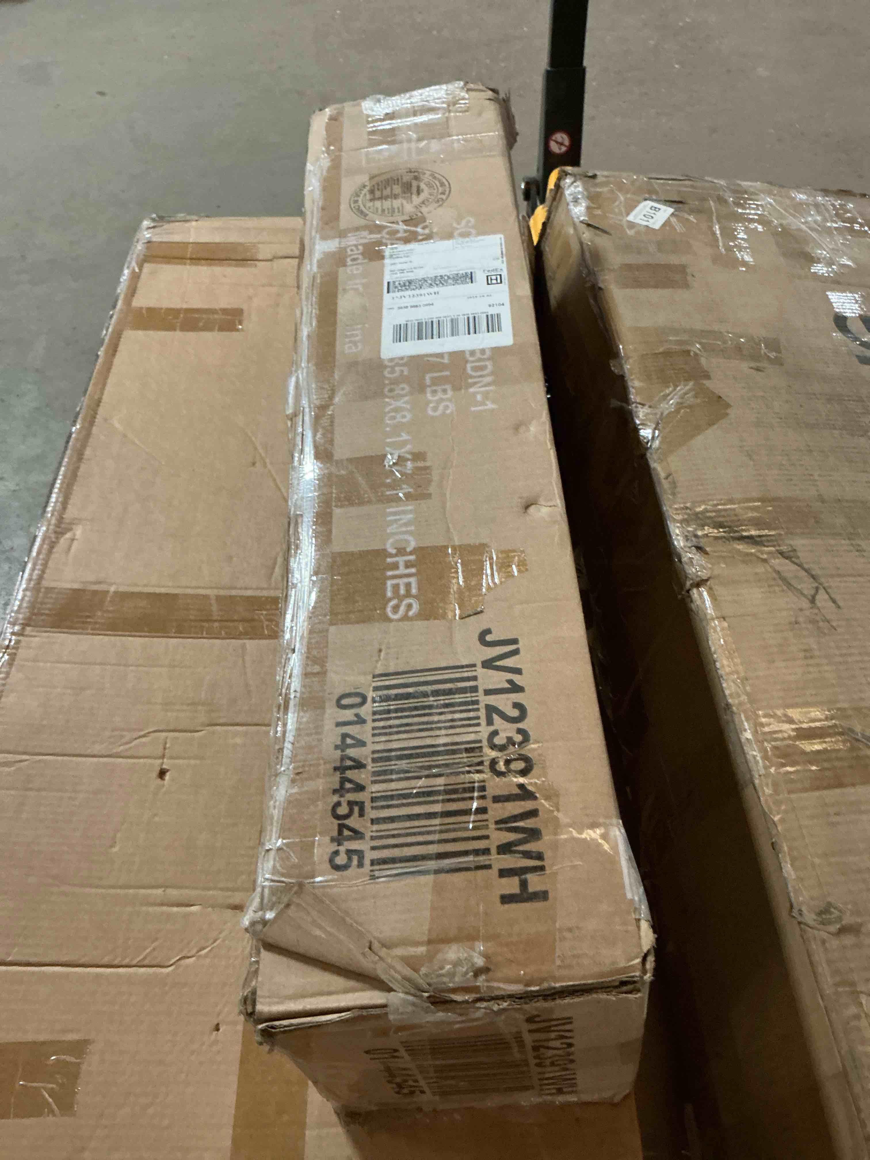 Condition photo showing Good Condition for 3 Panel Room Divider