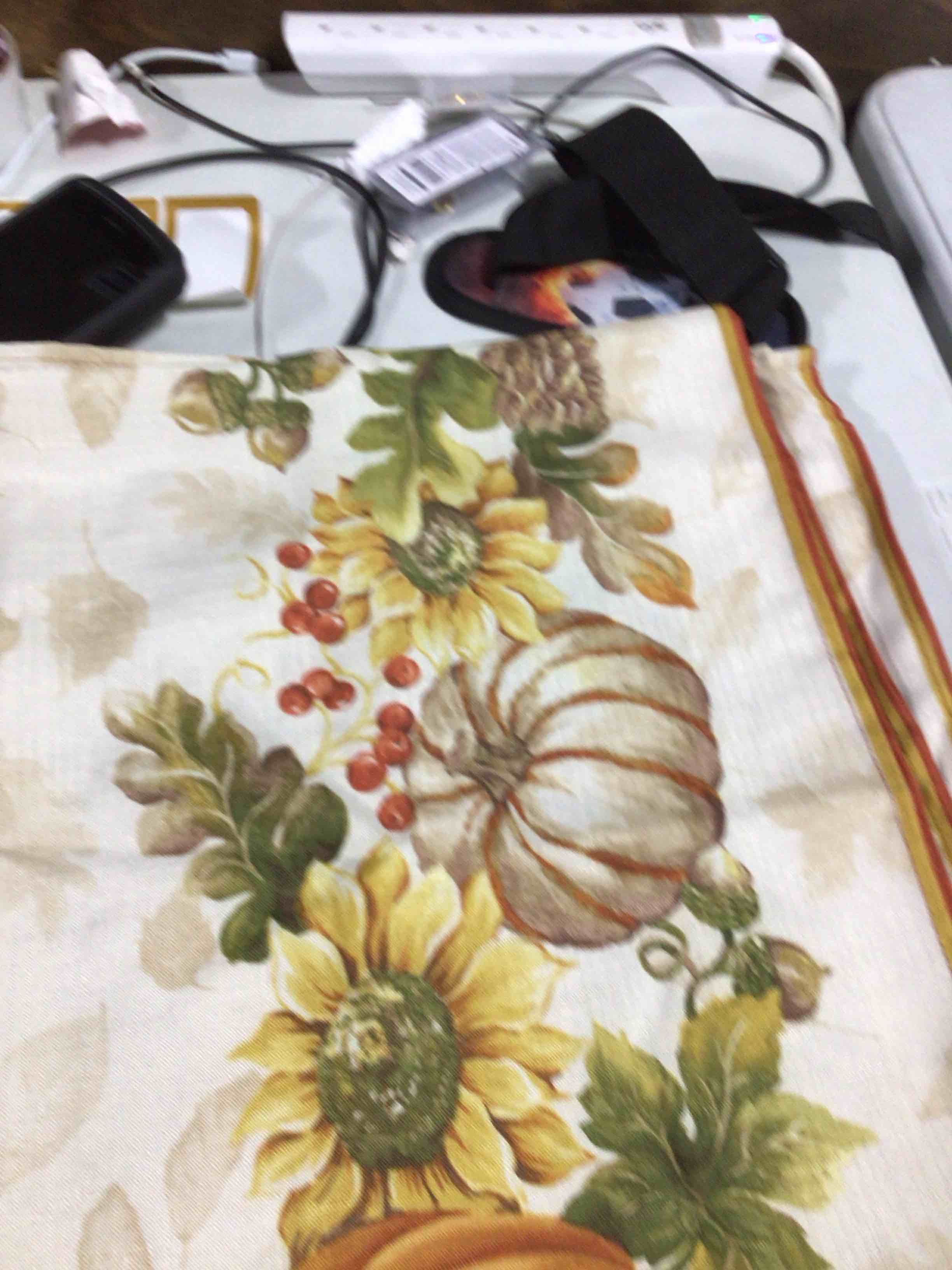 Condition photo showing Good Condition for tablecloth with flowers and pumpkins