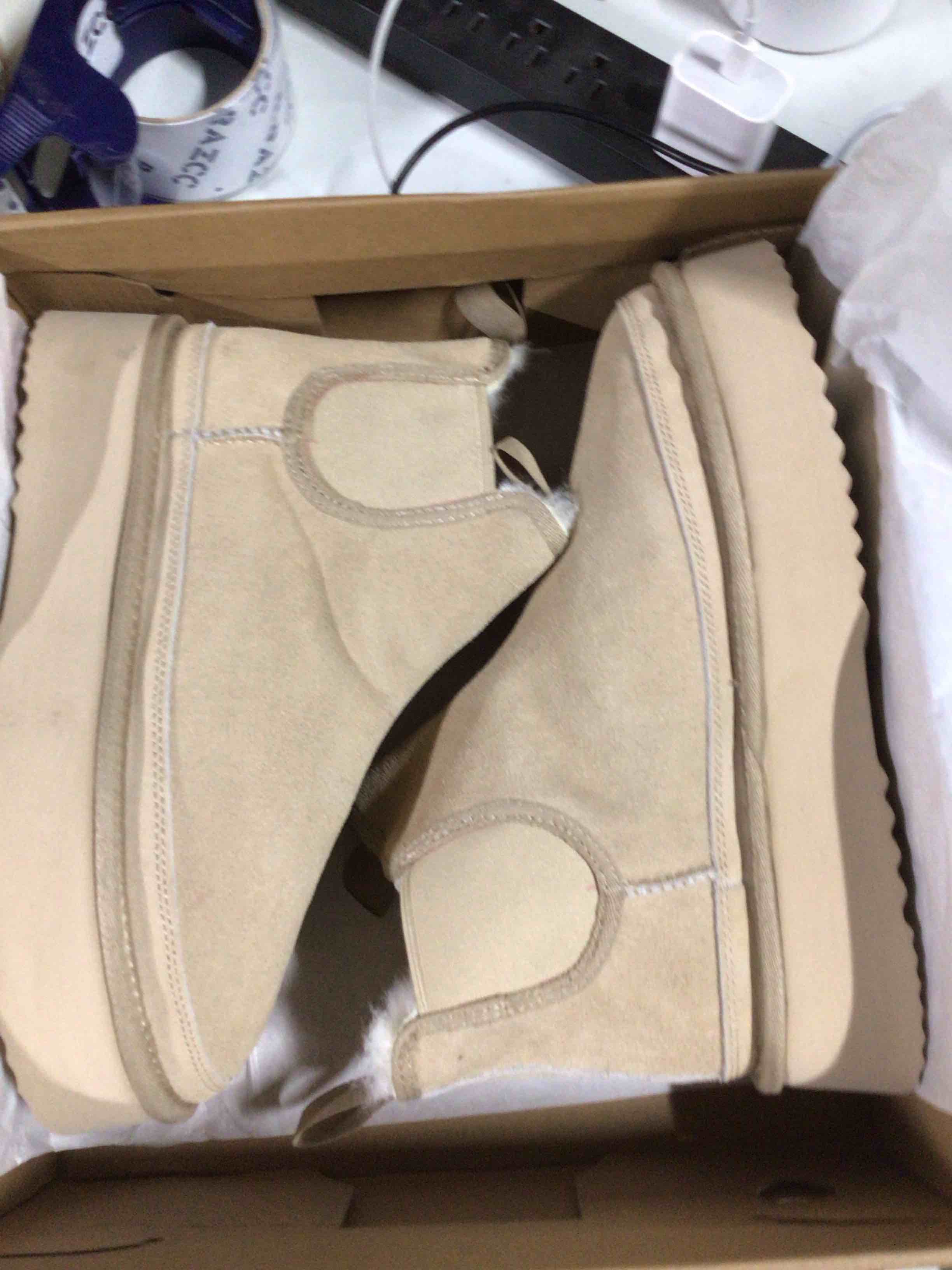 Women's Mini Suede Snow Boots size 8 woman s