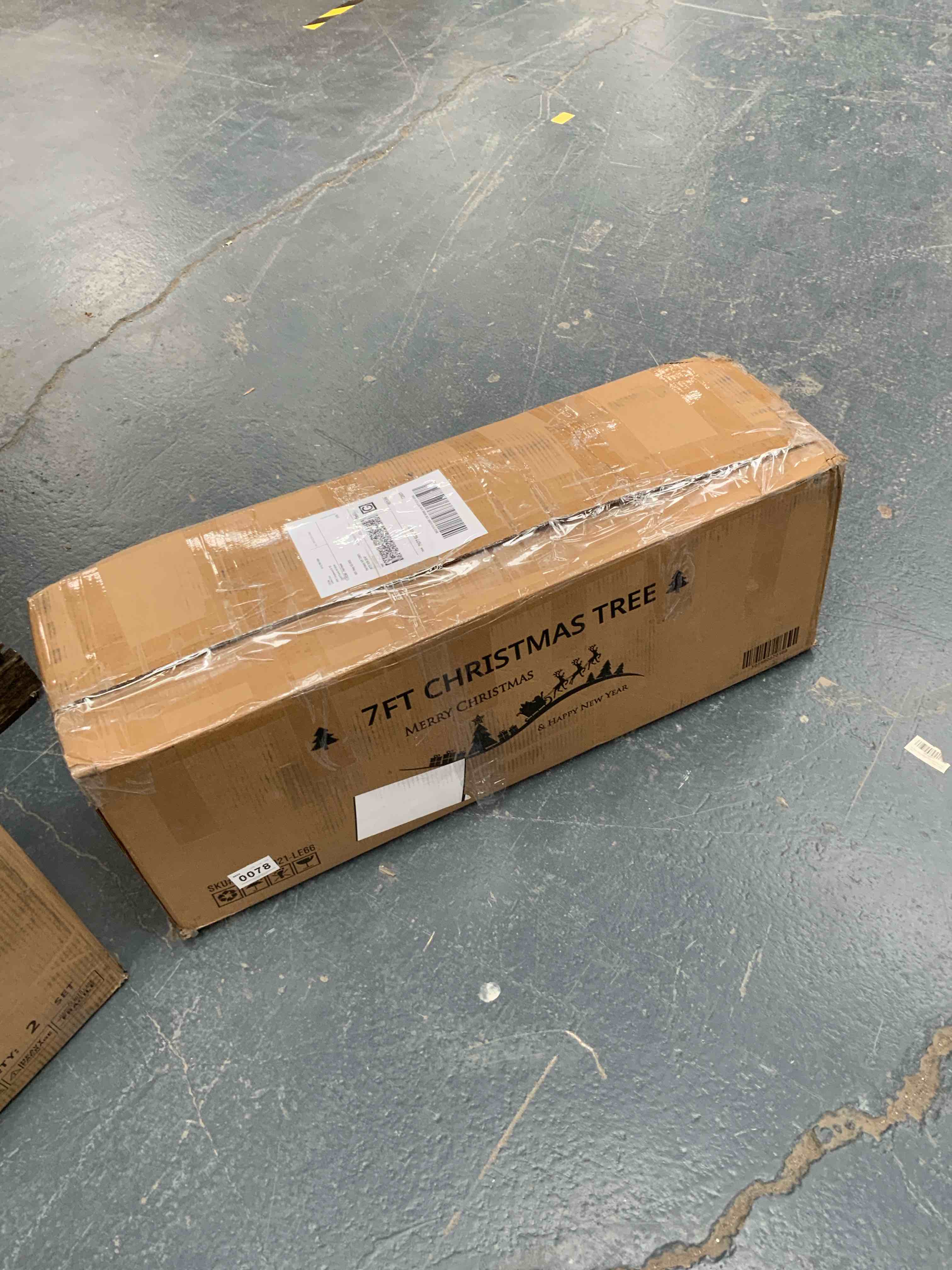 Condition photo showing Good Condition for Extra Full Green Fir Christmas Tree with LED Lights