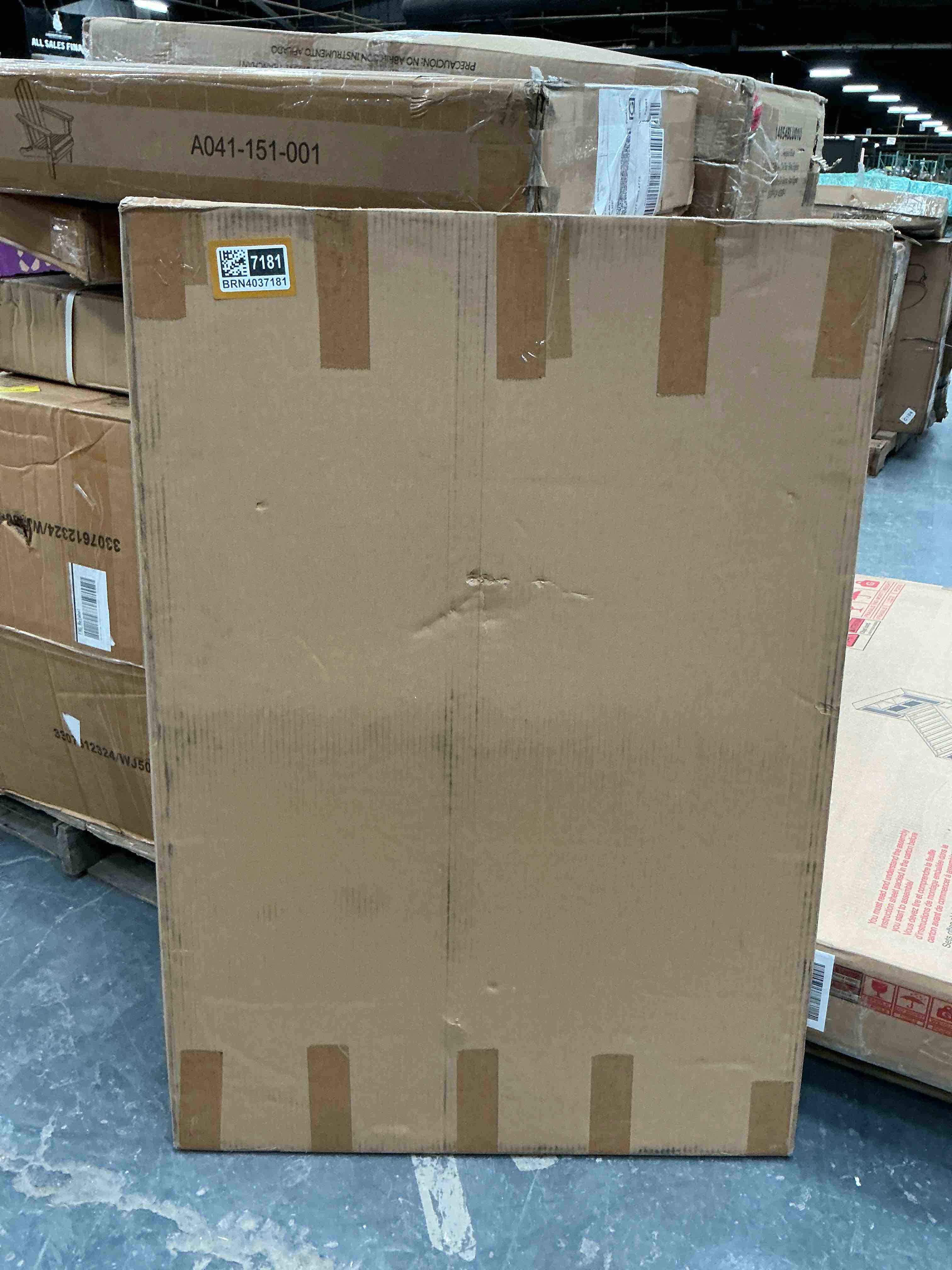 Condition photo showing Good Condition for 28 x 40in Print