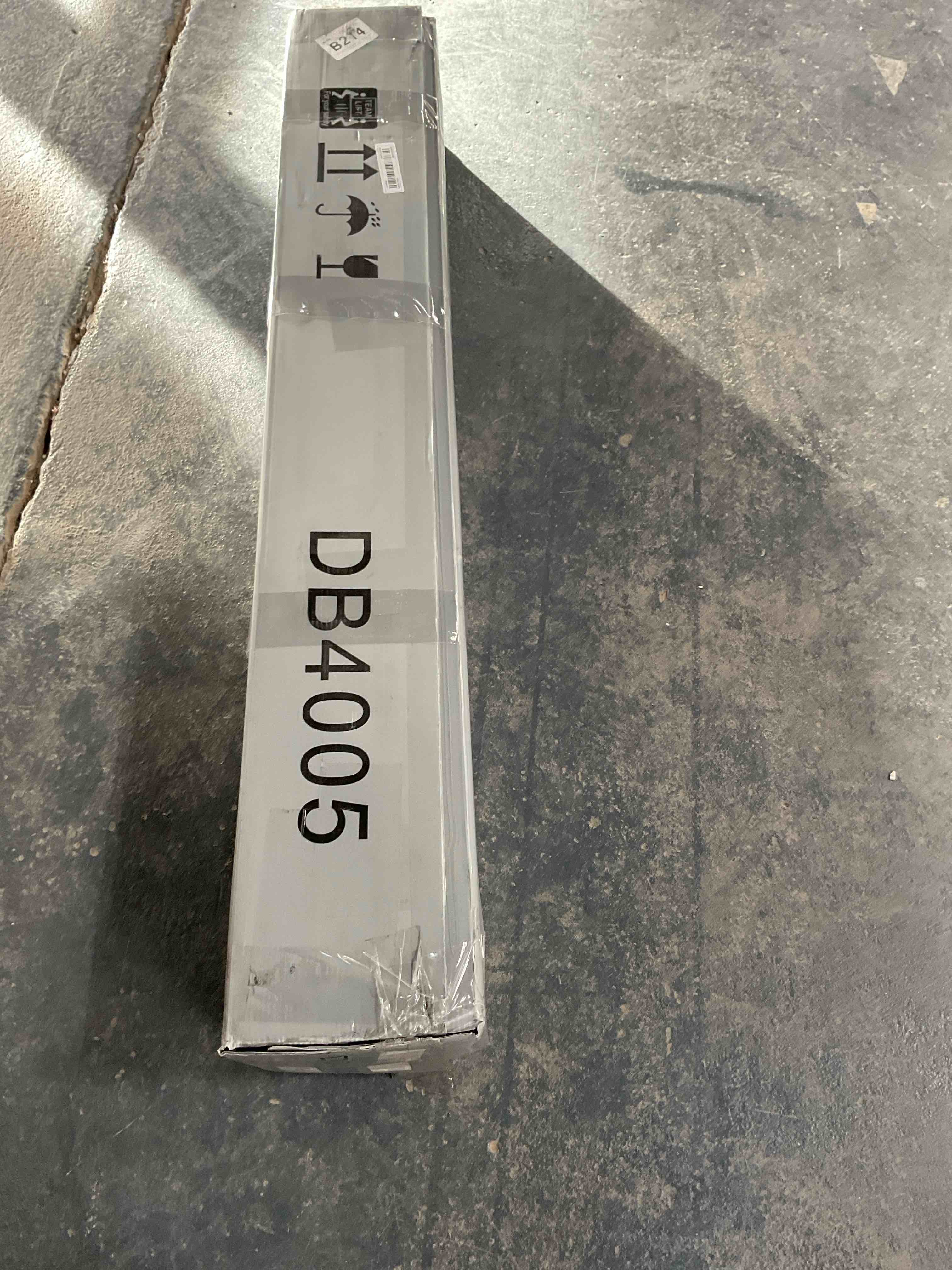 Condition photo showing Good Condition for Black Metal Pieces ~3.5ft