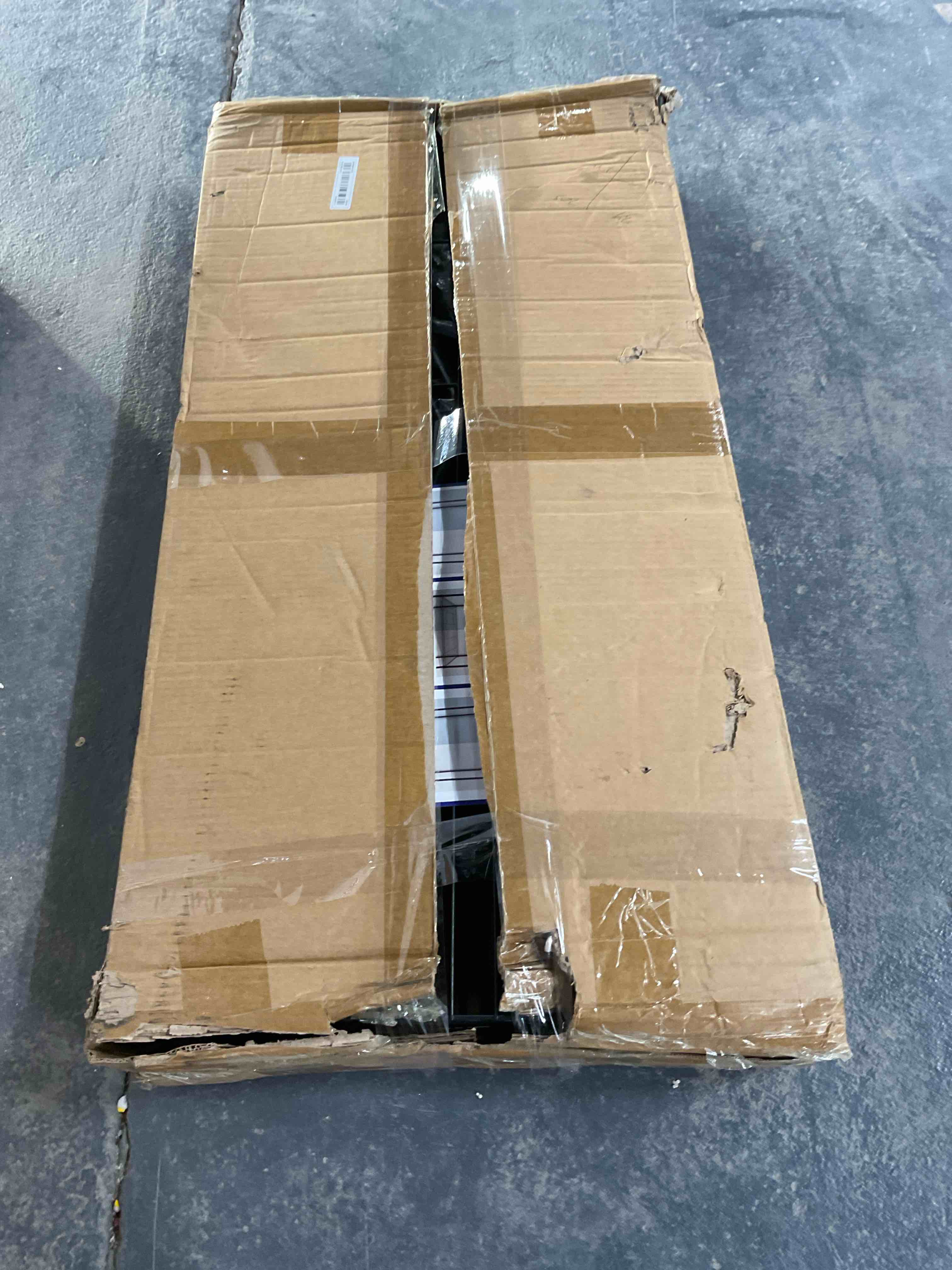 Condition photo showing Good Condition for Black Metal Clothing Rack on Wheels