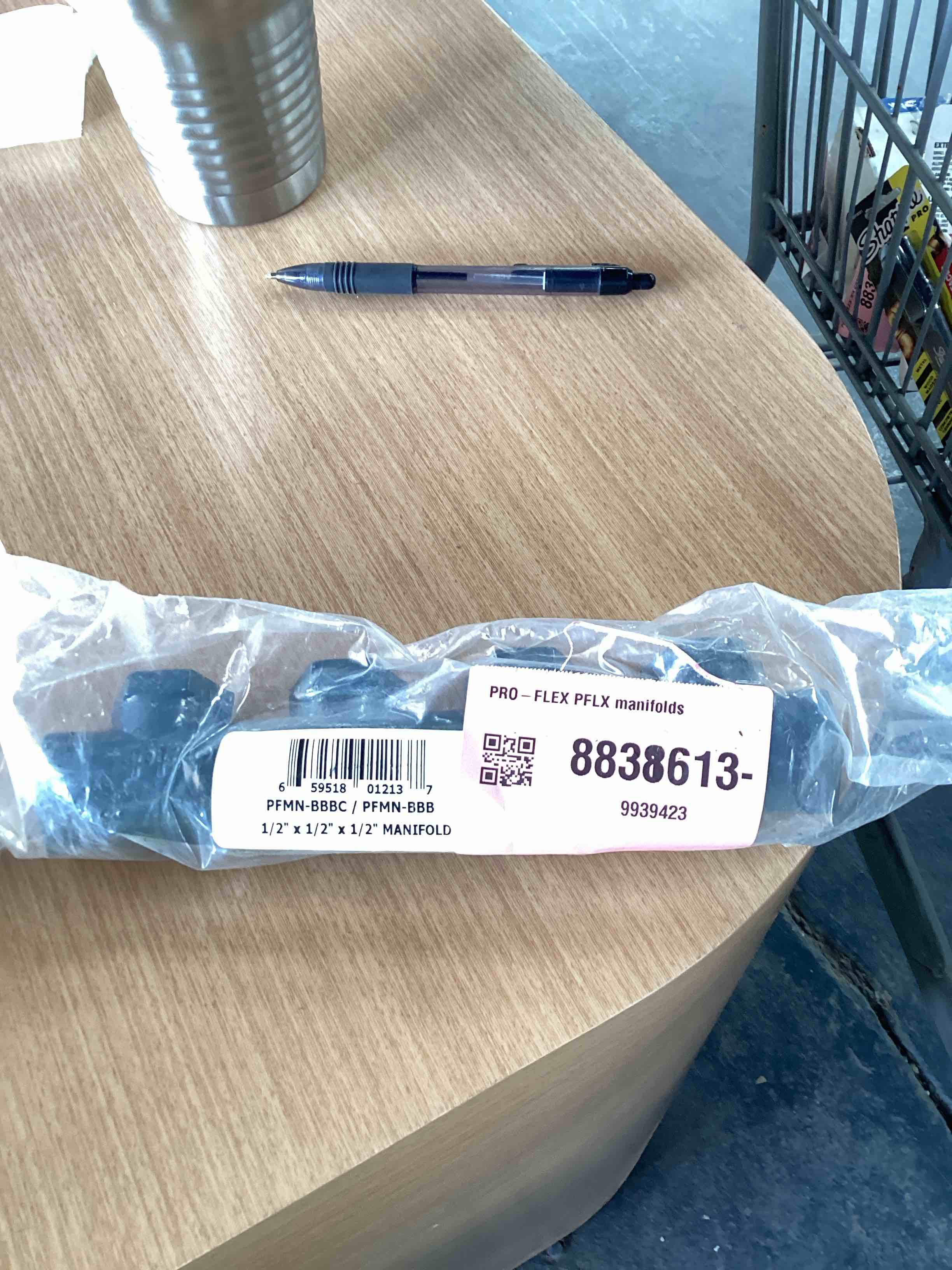 Condition photo showing Good Condition for PRO-FLEX PFLX manifolds