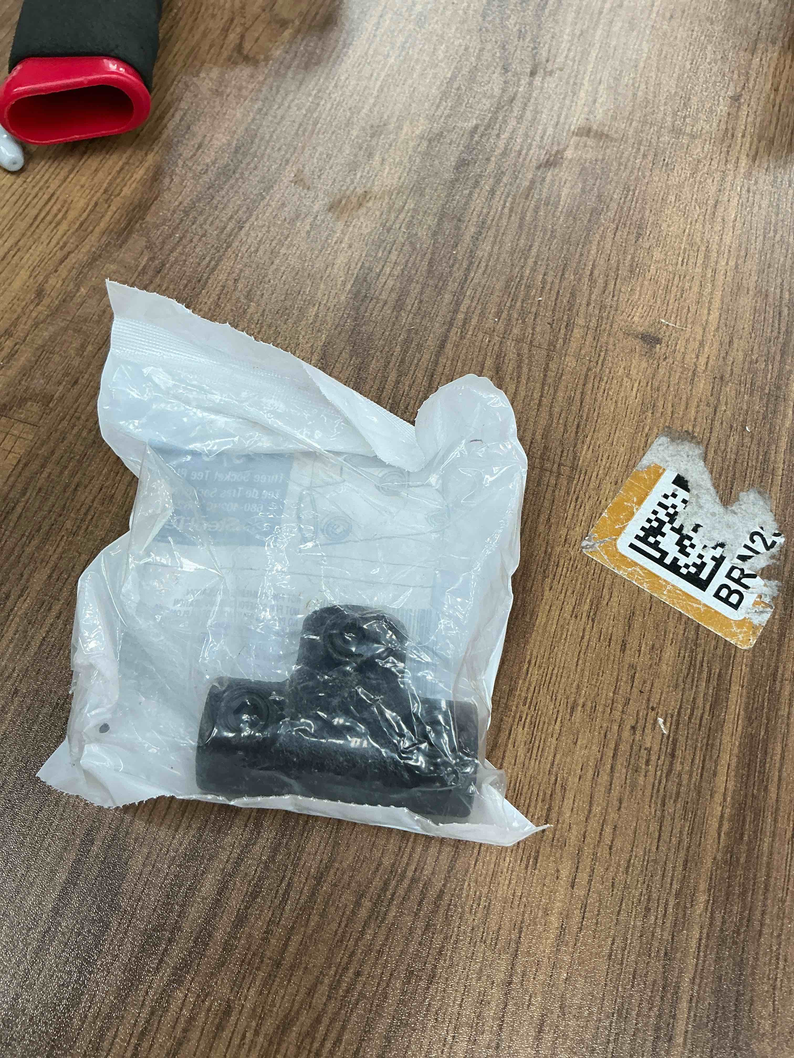 Condition photo showing Good Condition for SteelTek 3/8in Three Socket Tee Black 962265 680-402HC