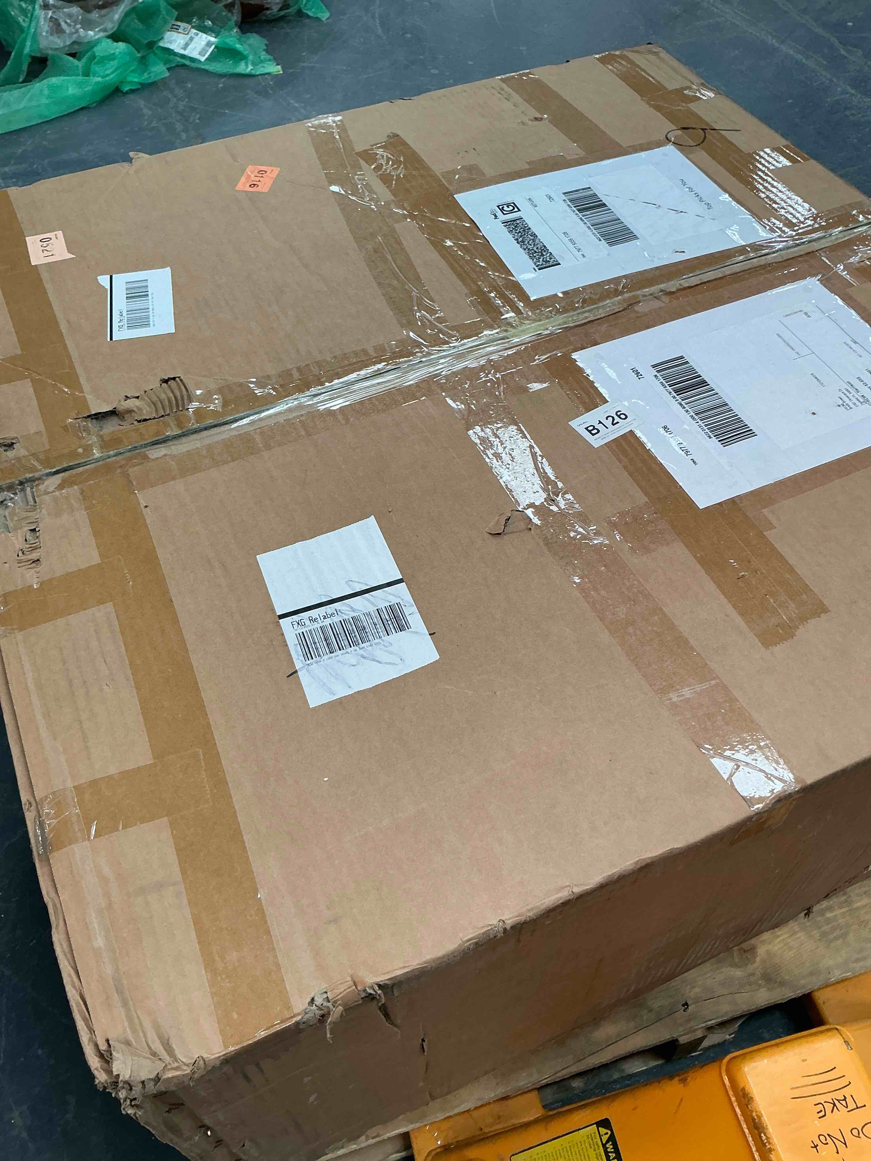 Condition photo showing Good Condition for Danieka No-Assembly Required, Light Luxury Nesting Coffee Table With Faux Marble Countertop, Round