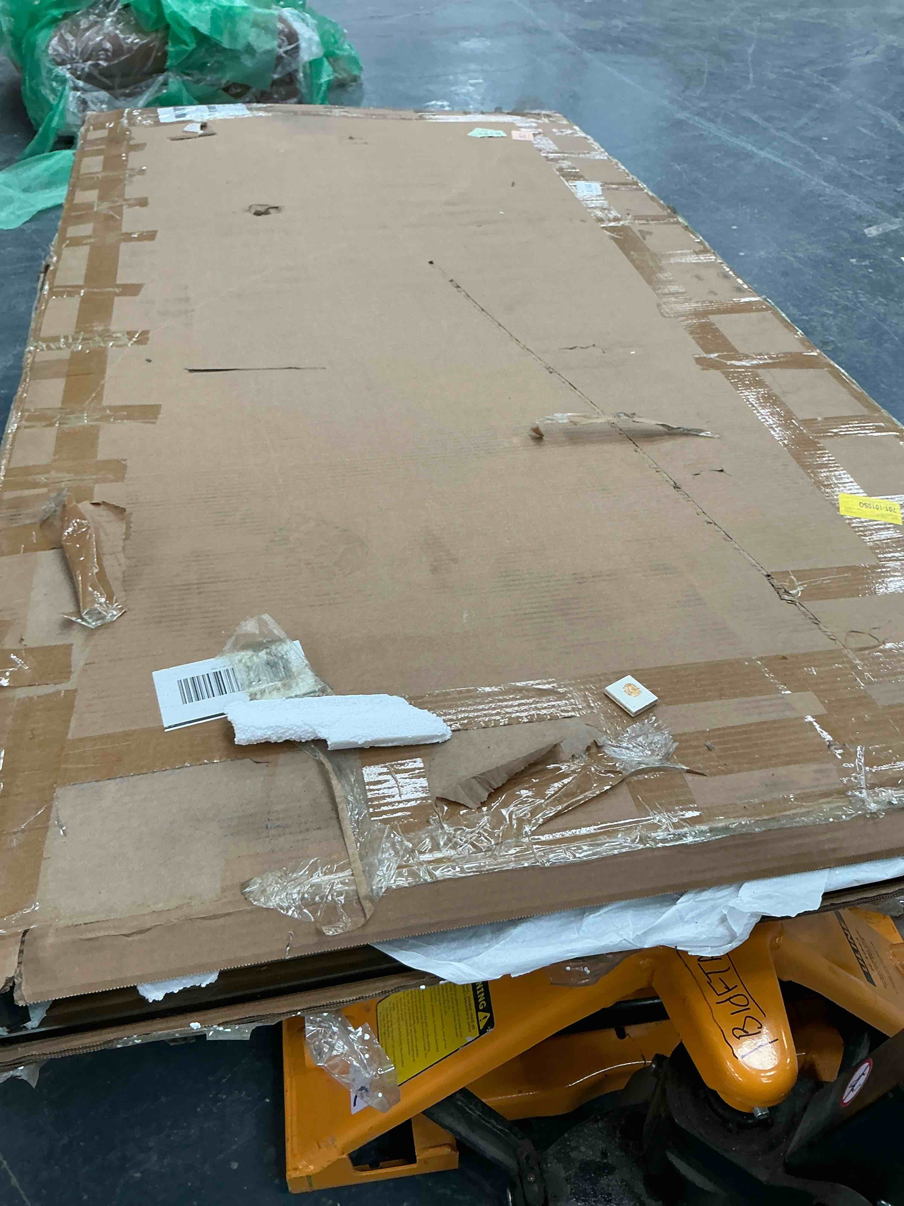 Condition photo showing Good Condition for Malkhas Rectangular 70 x 36