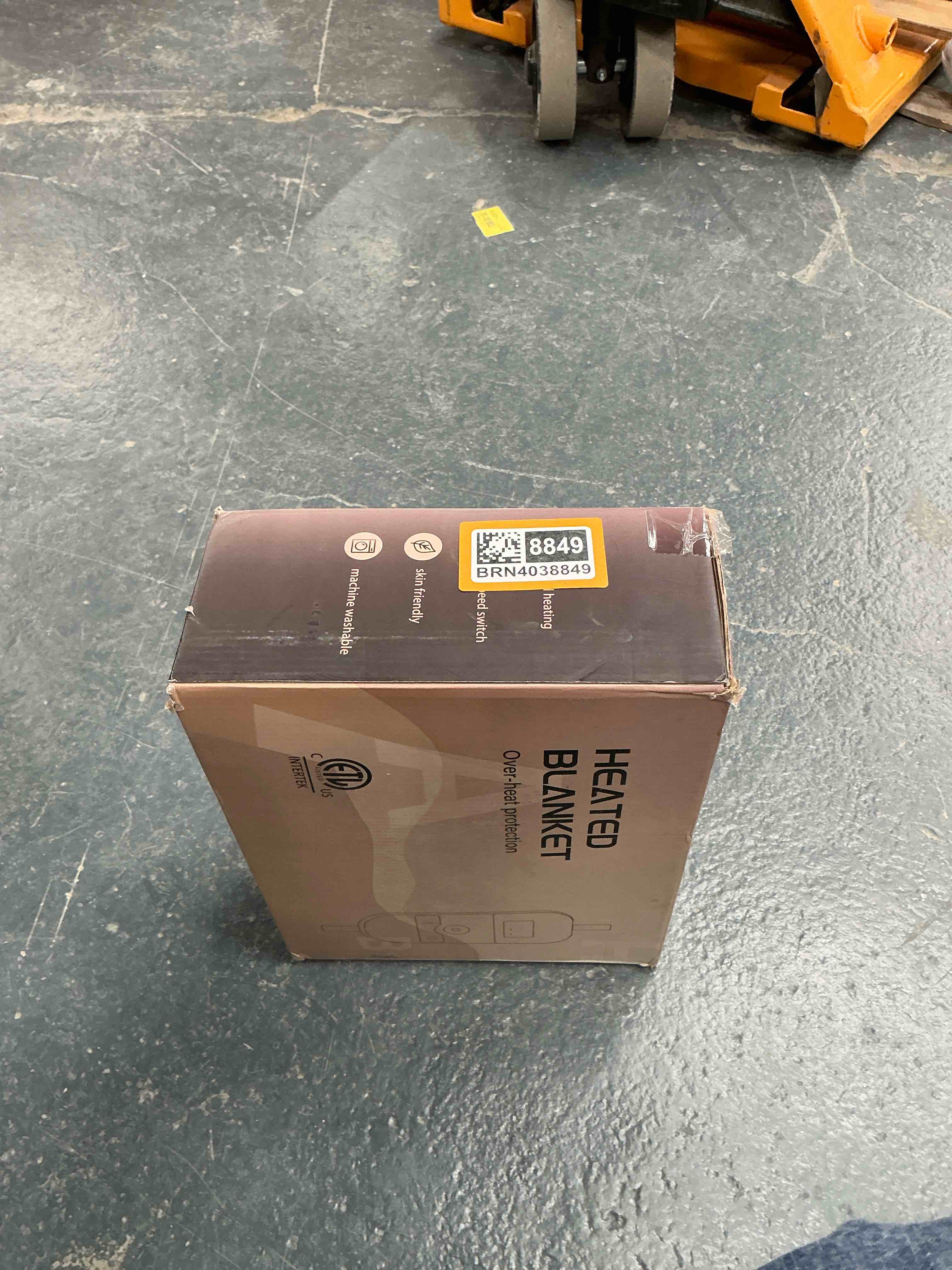 Condition photo showing Good Condition for Heated Electric Plush Fleece Throw Blanket with Fuzzy Sherpa Back