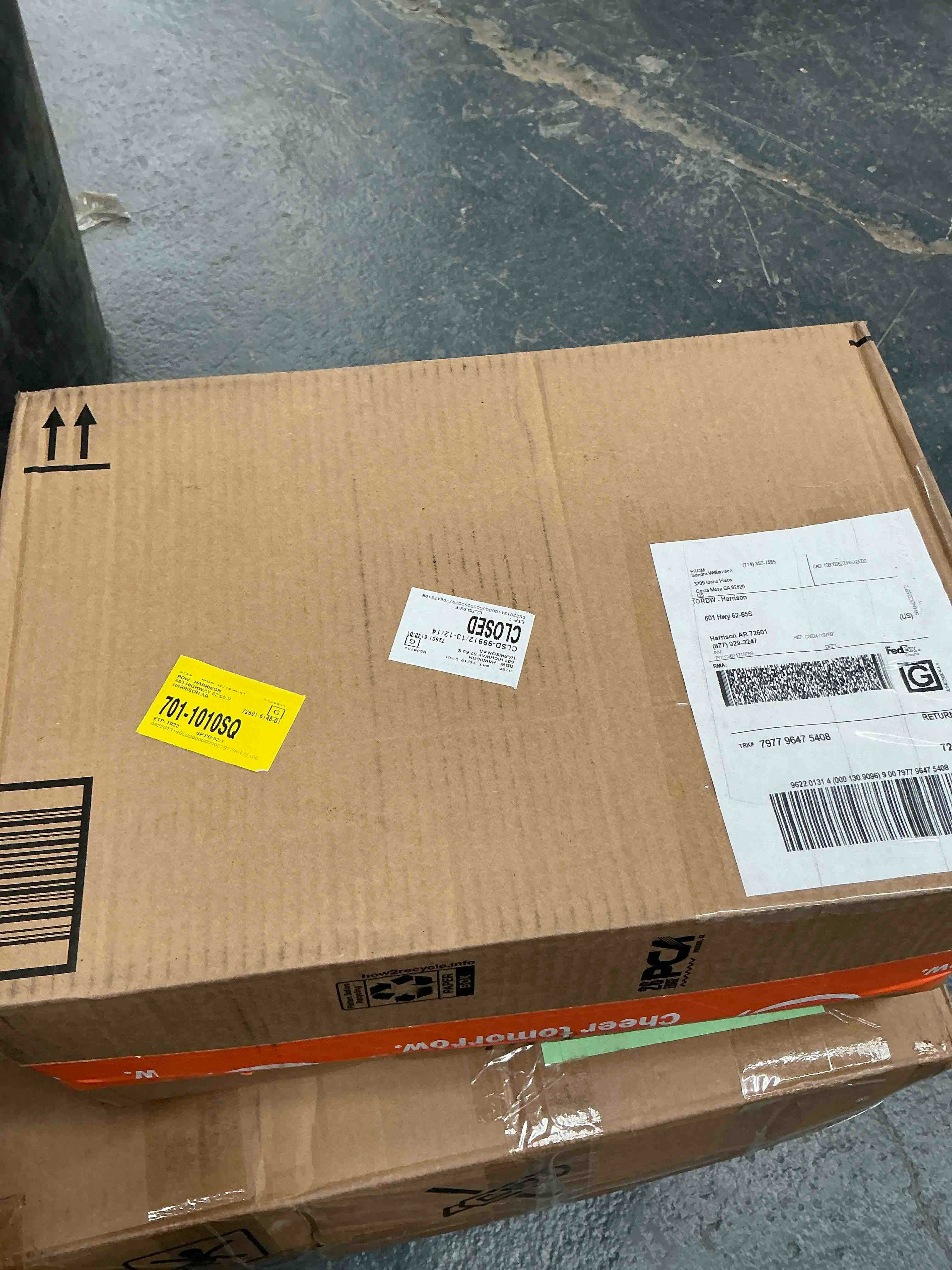 Condition photo showing Good Condition for Stoneware Ceramic Geometric Heart Sculpture - Modern Abstract Decorative Object with Faceted Design, Durable and Elegant Home Accent