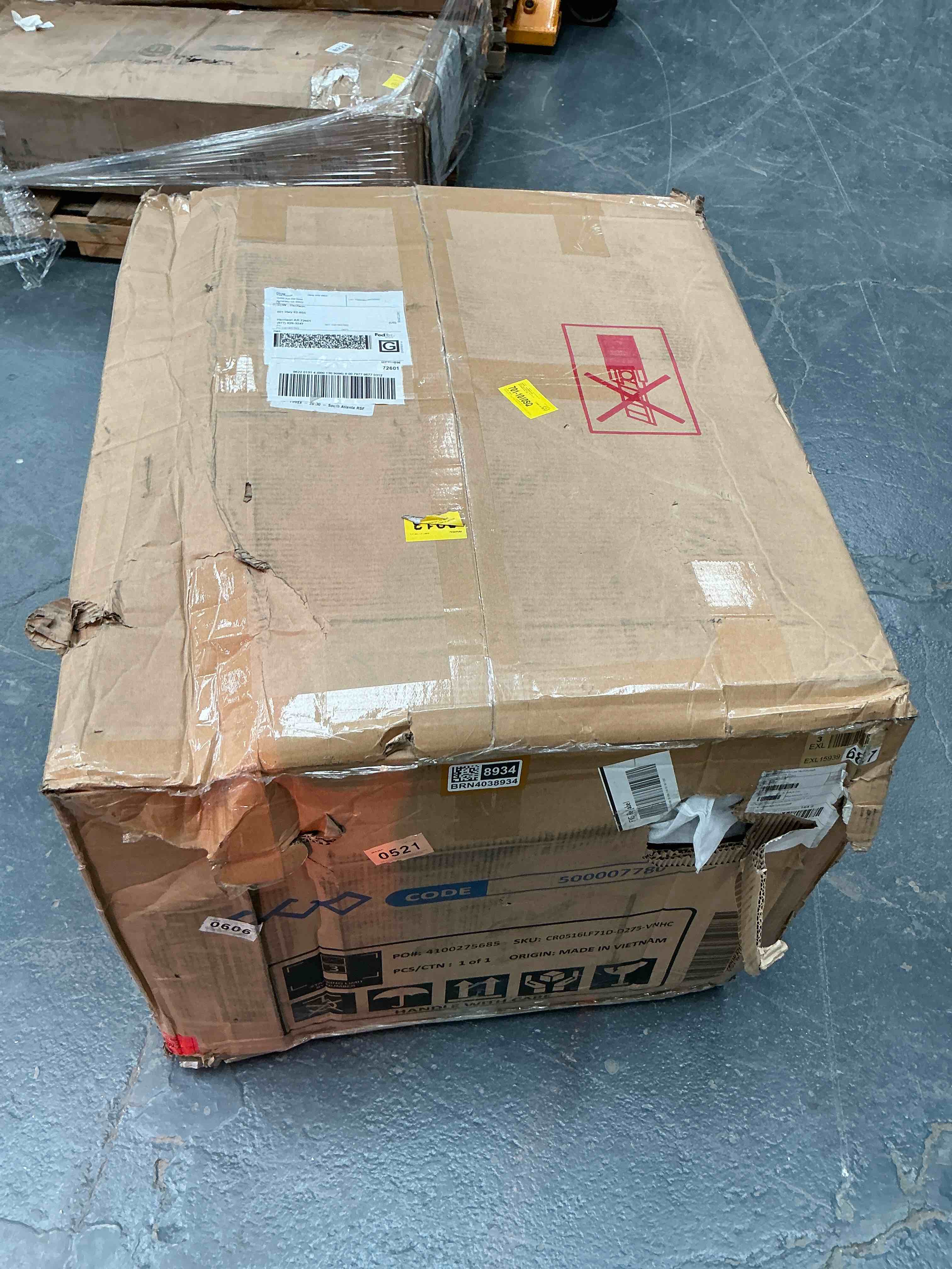 Condition photo showing Good Condition for 37.4" Wide Contemporary Compact Microfiber Swivel Rocker Manual Recliner Chair with Heat and Massage