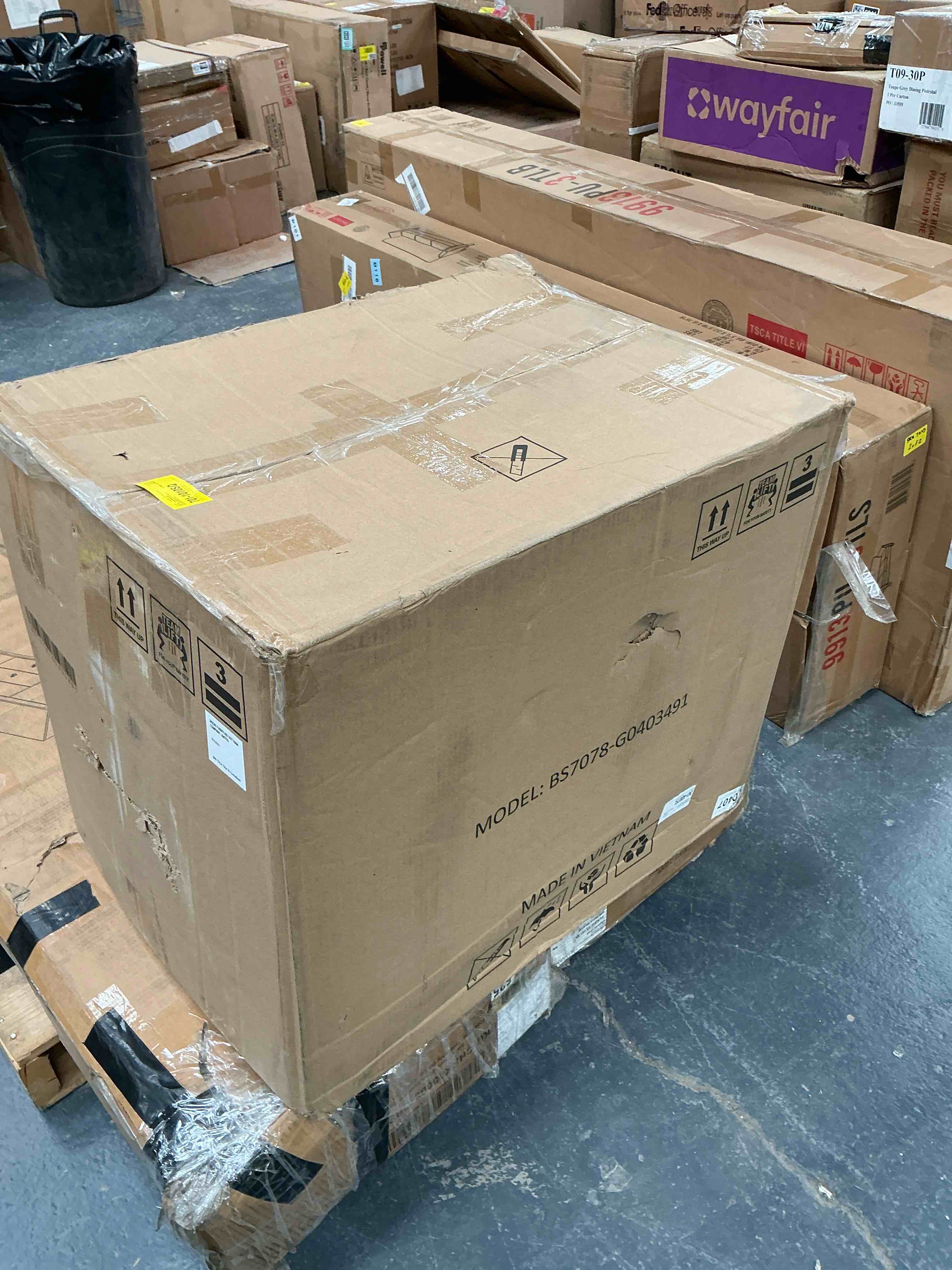 Condition photo showing Good Condition for Angelick Modern Counter Stool with Metal Frame