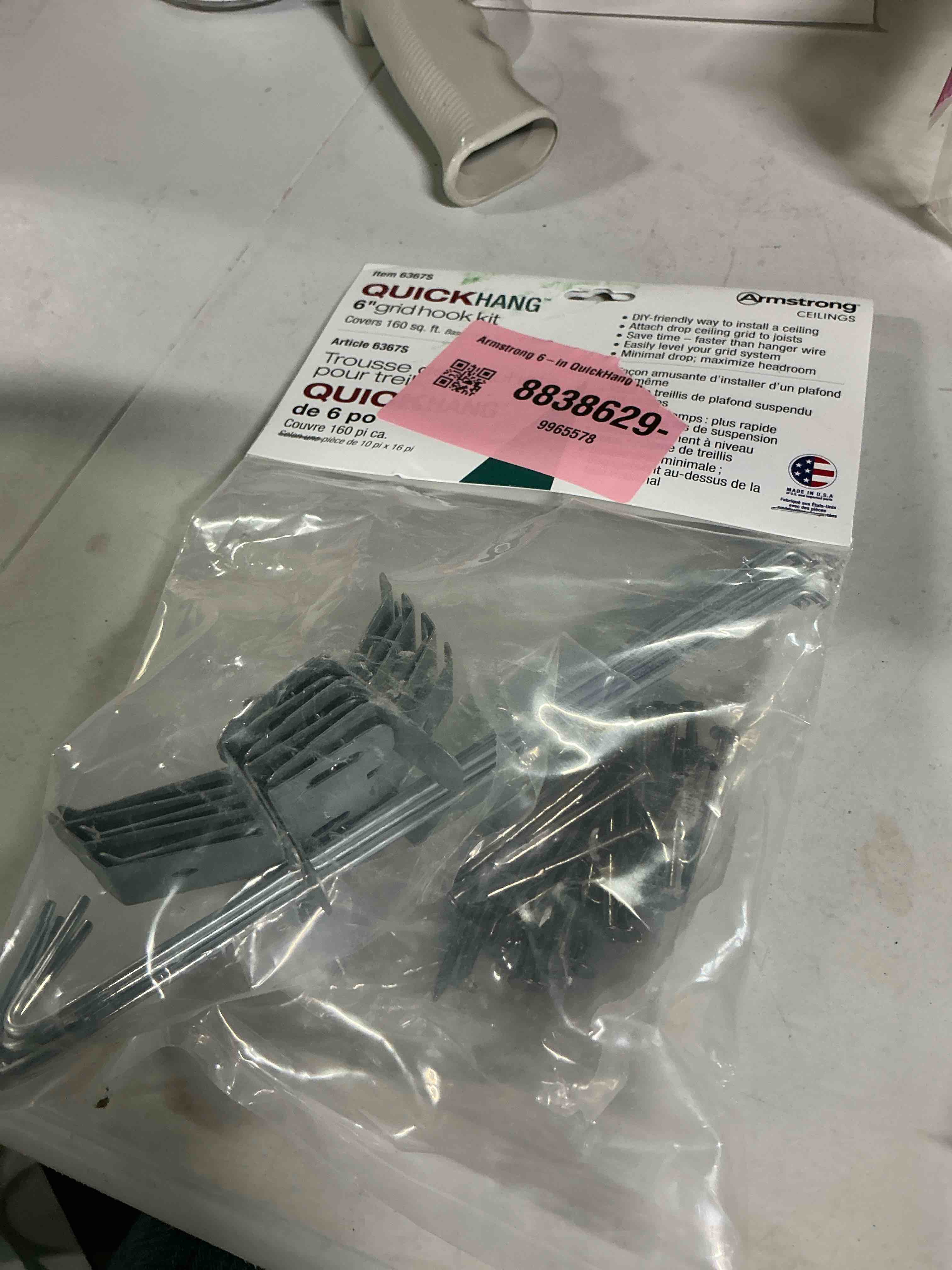 Condition photo showing Good Condition for Quickhang 6in Grid Hook Kit