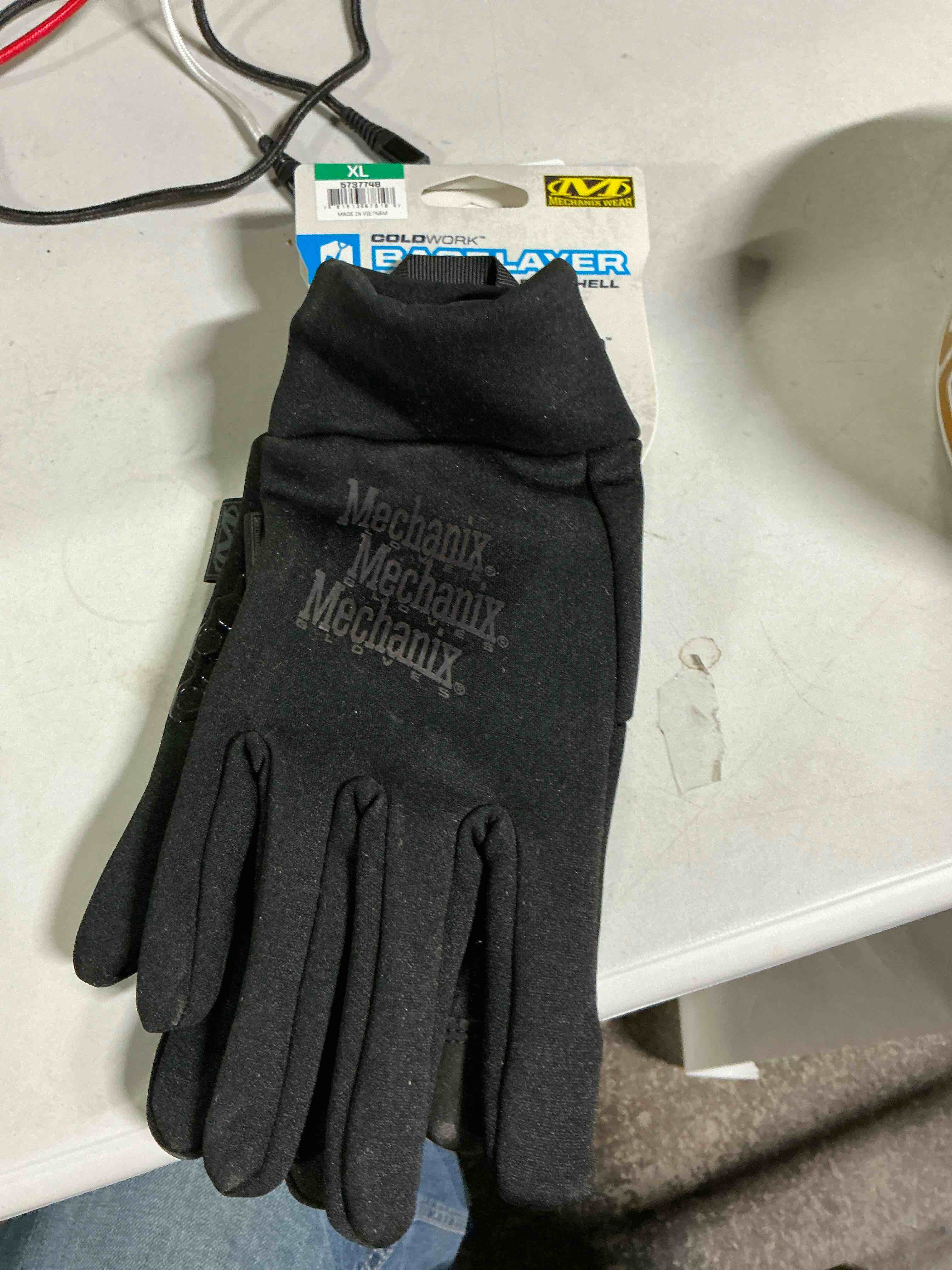 Condition photo showing Good Condition for Coldwork Baselayer water Repellent Shell