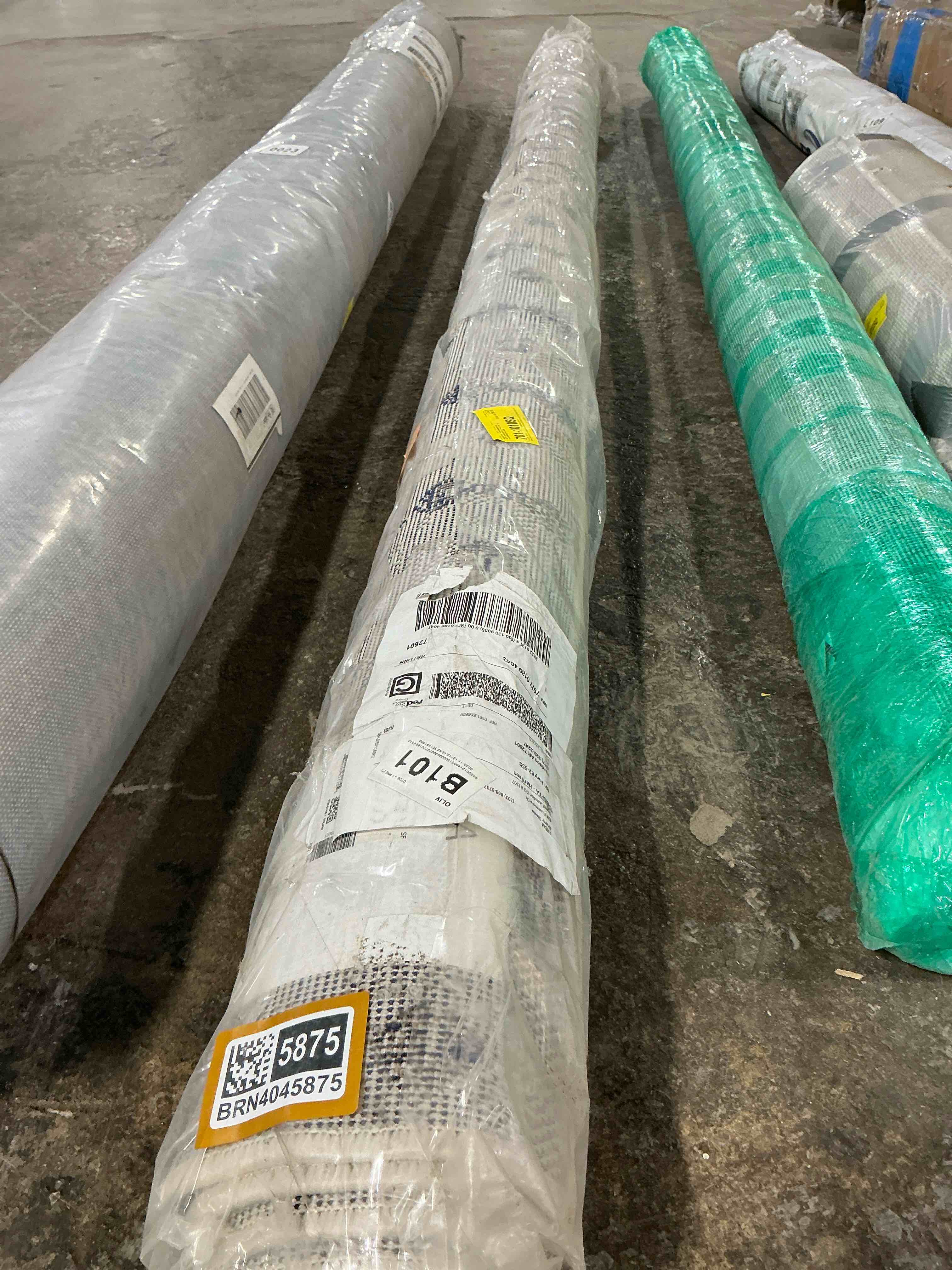 Condition photo showing Good Condition for Docia Machine Woven Rug