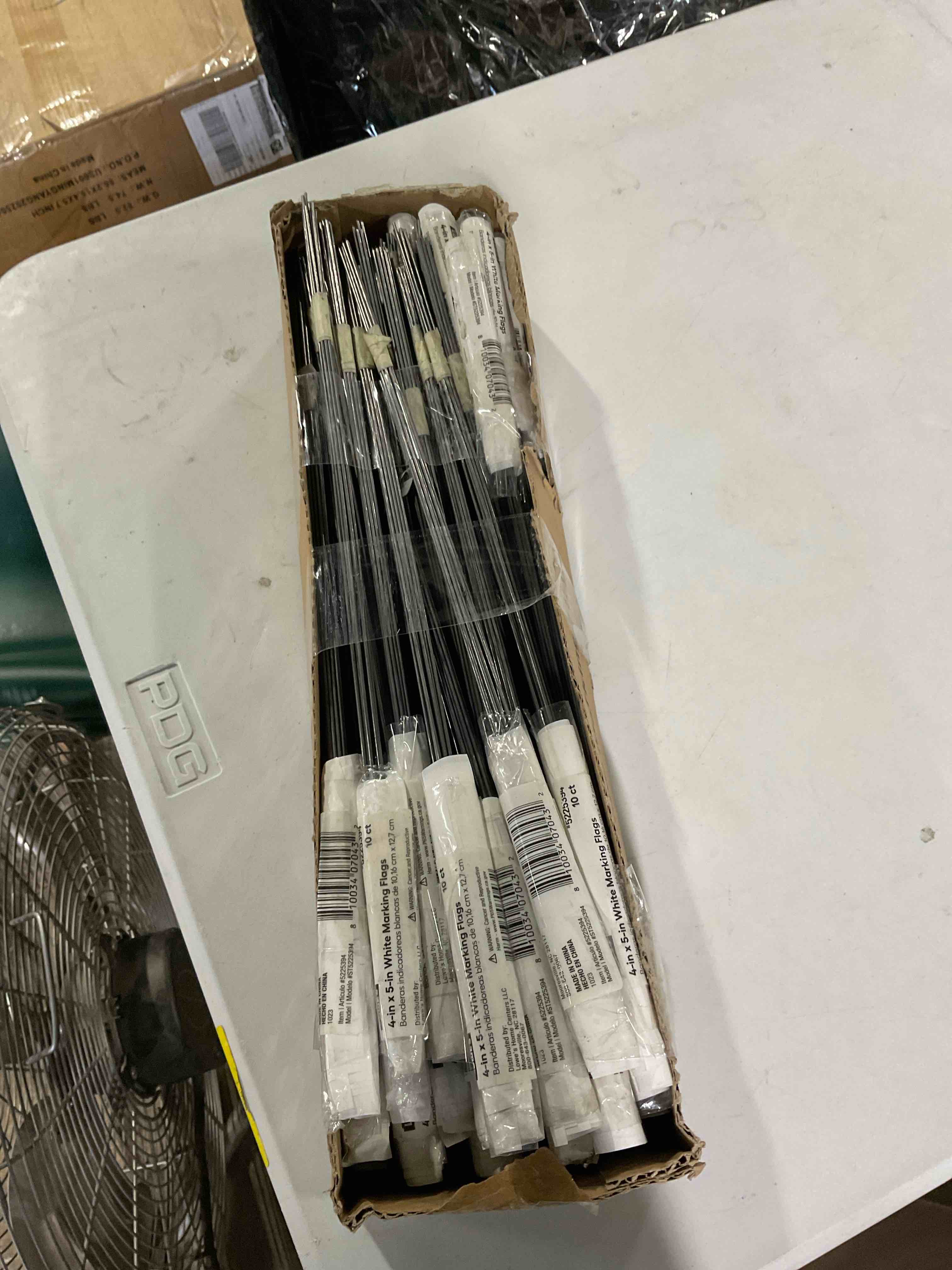 Condition photo showing Good Condition for 4in x 5in White Marking Flags