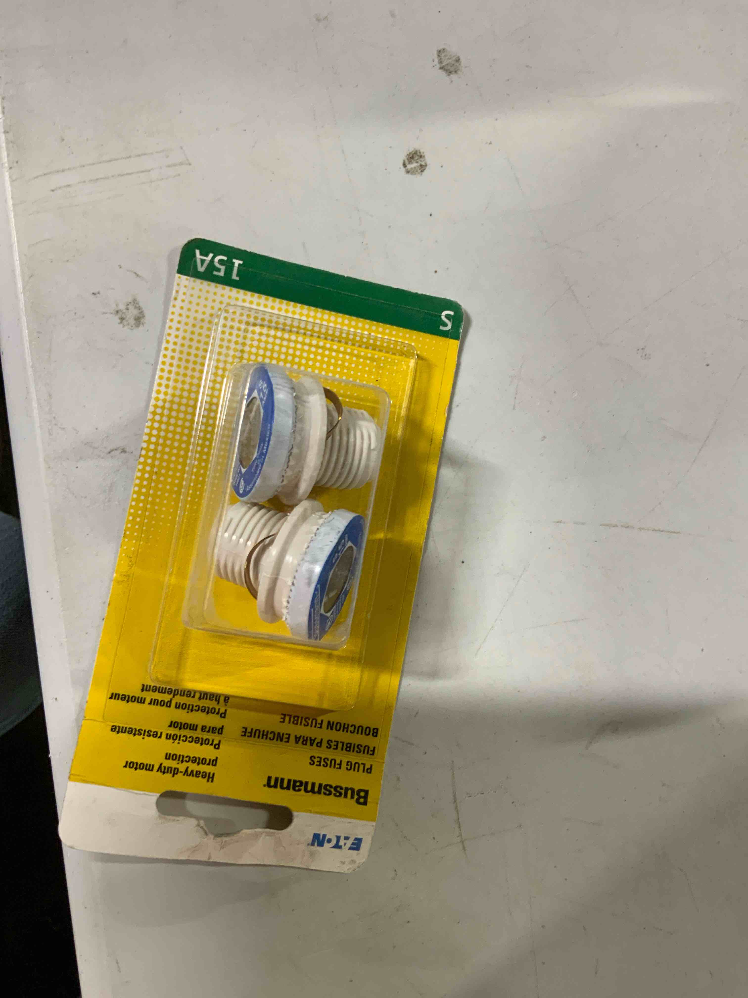 Condition photo showing Good Condition for S Series 15A Plug Fuses (2)