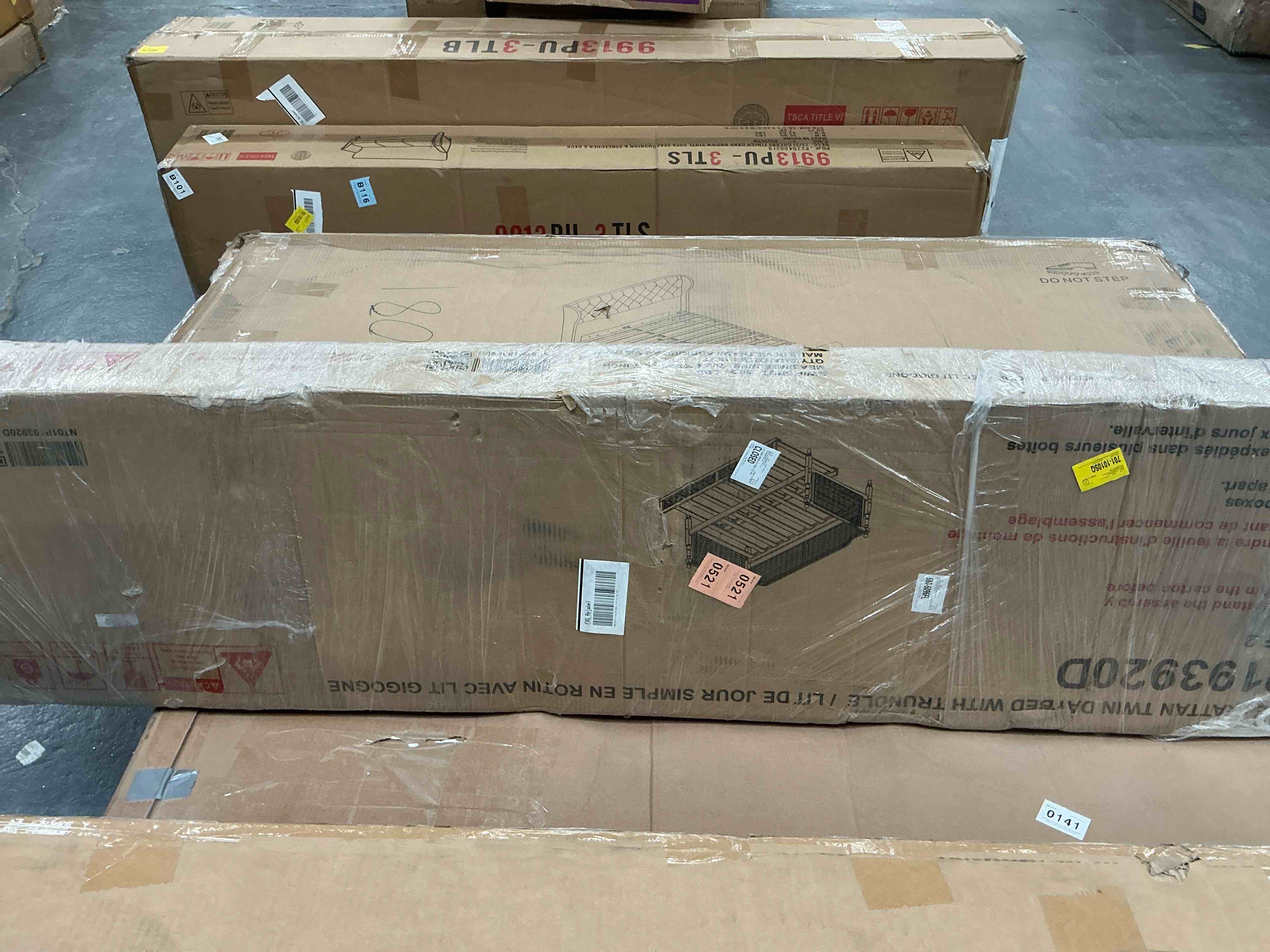 Condition photo showing Good Condition for Wooden Daybed with Headboard and Trundle