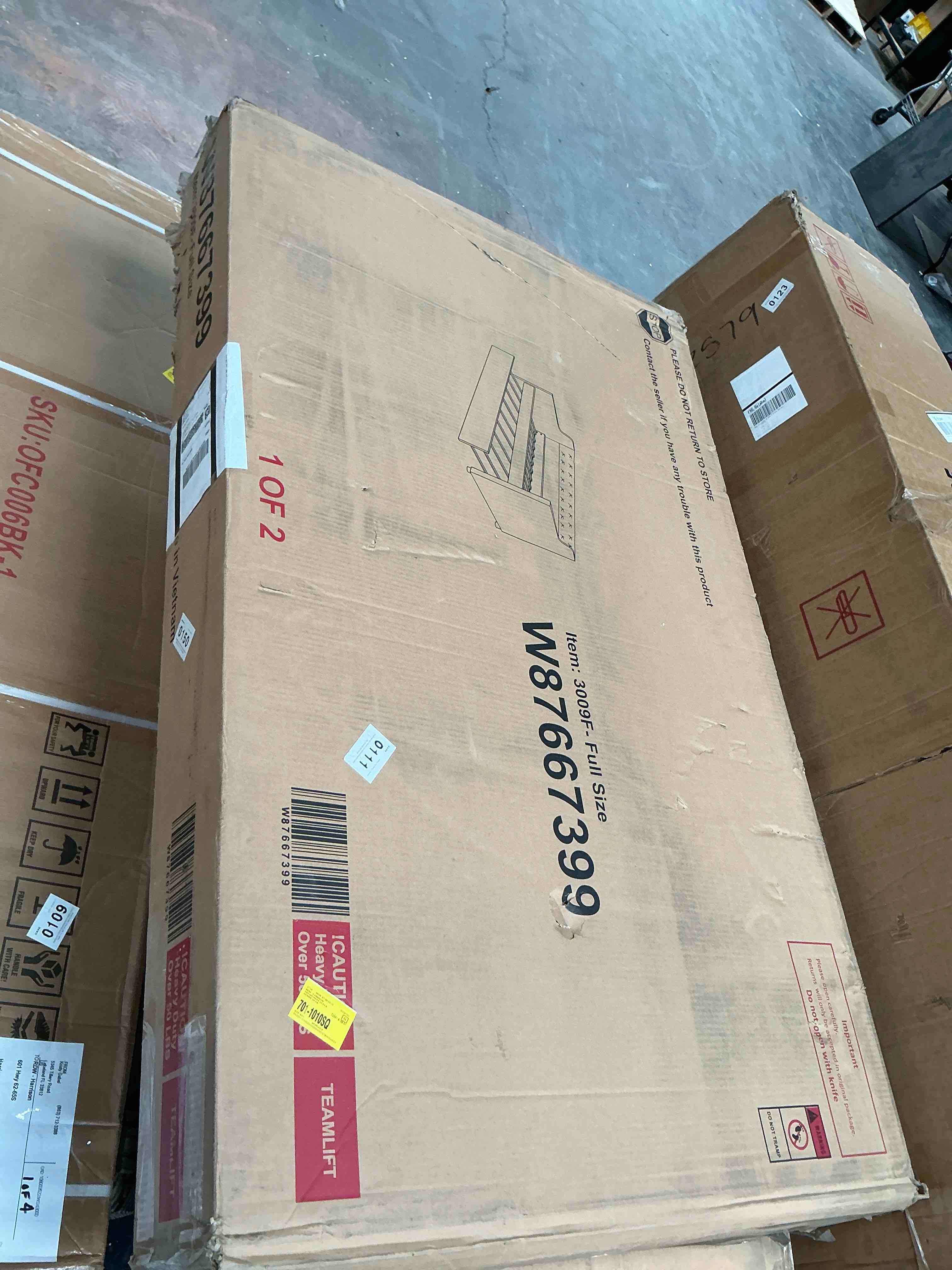 (is not complete only box one of two)Miaja Daybed, Daybed, Upholstered Bed with Trundle